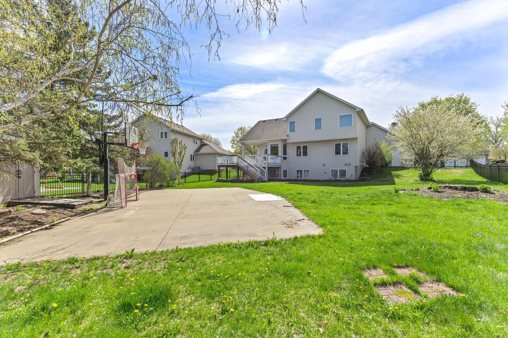 1672 Windsor Drive S Property Photo 67