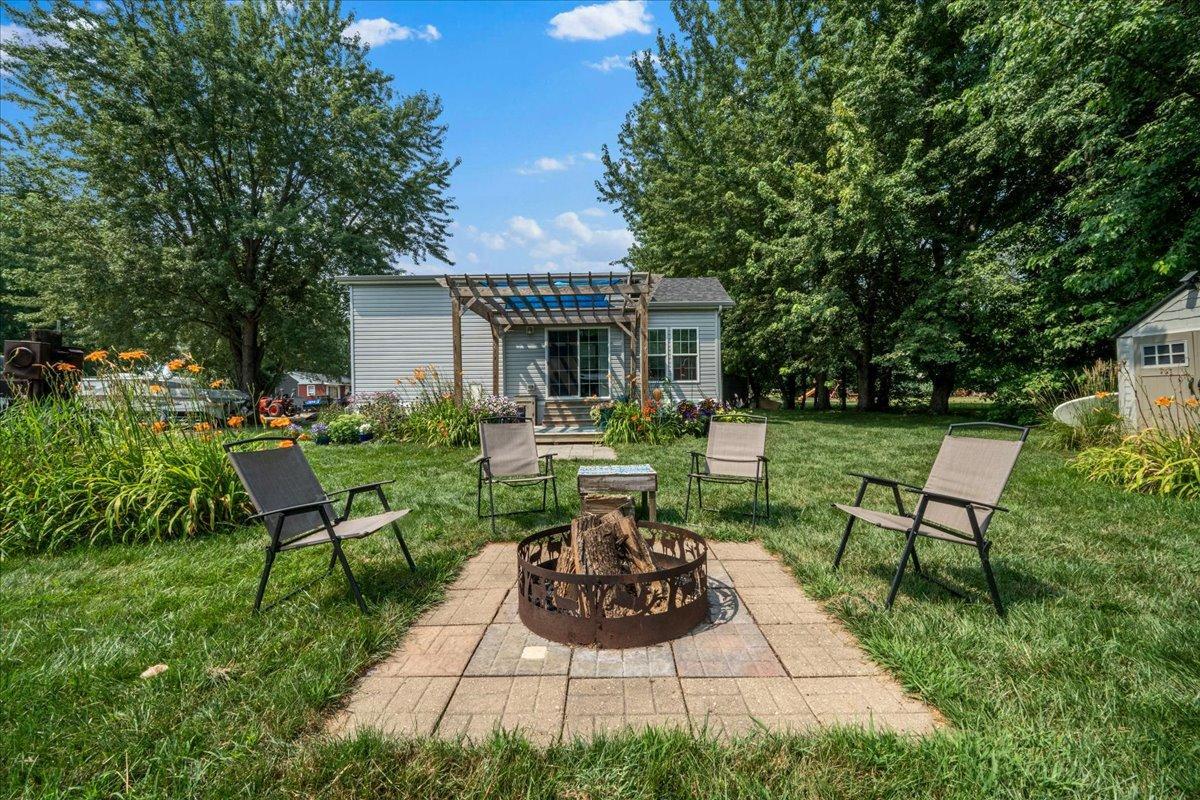 21653-21657 Finch Loop Property Photo 4