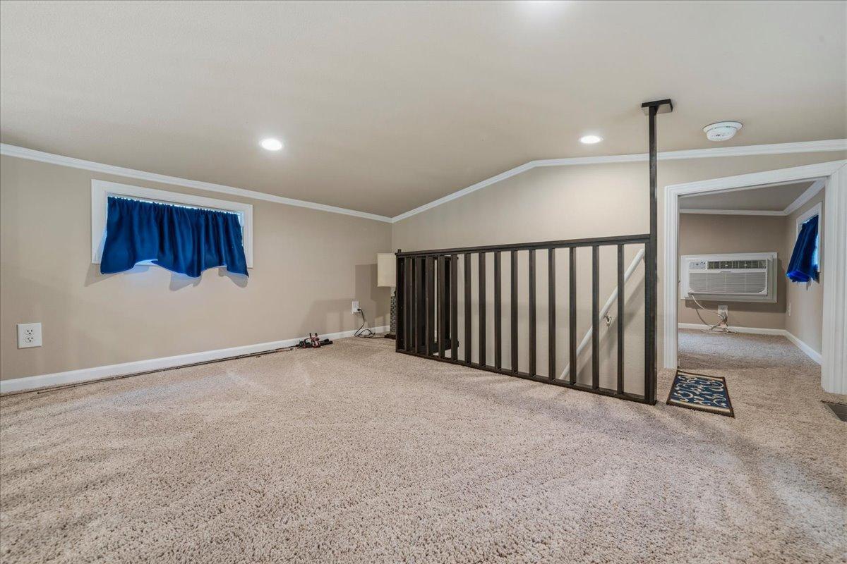21653-21657 Finch Loop Property Photo 17