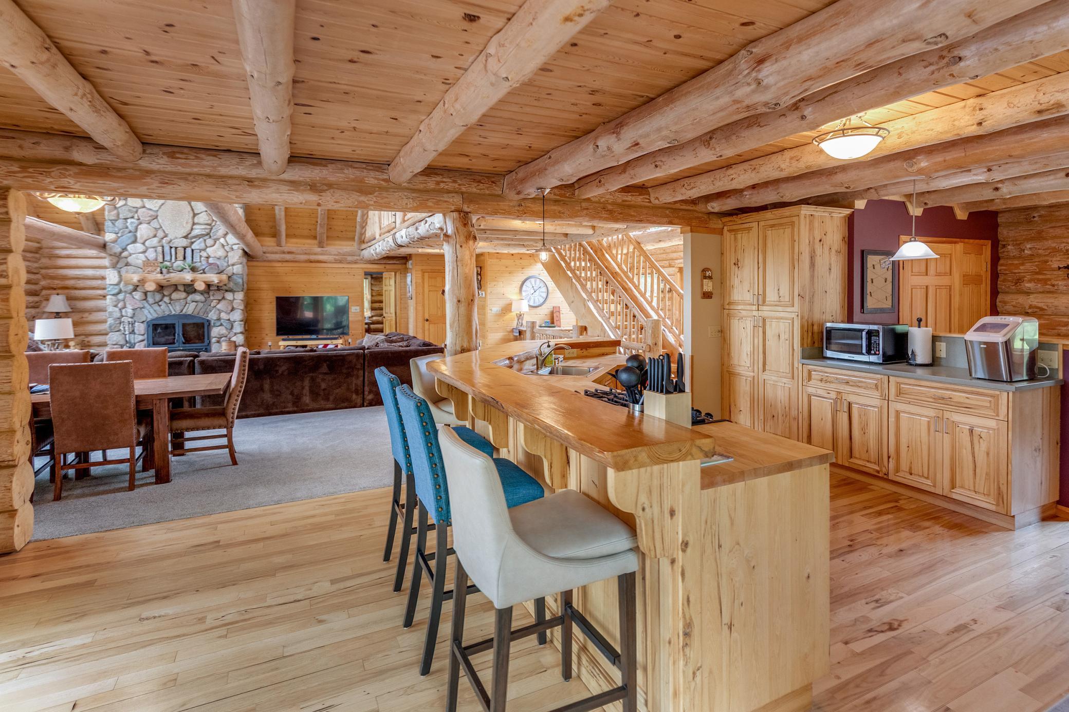 17520 Huckleberry Lane Property Photo 8