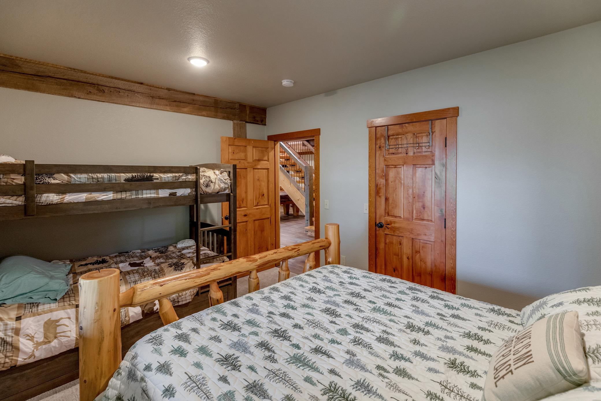 17520 Huckleberry Lane Property Photo 45