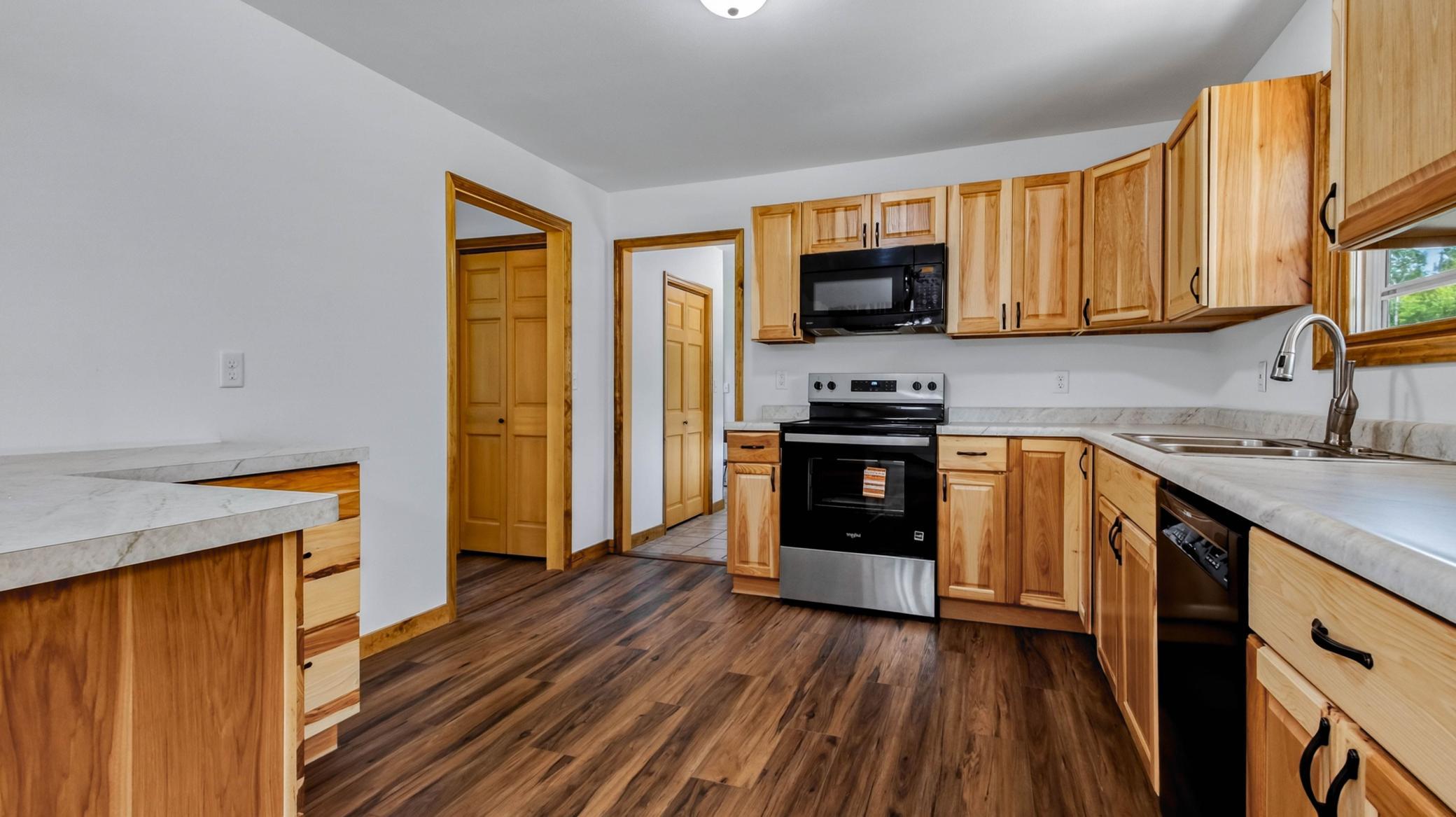 W5480 Cr-x Property Photo 4