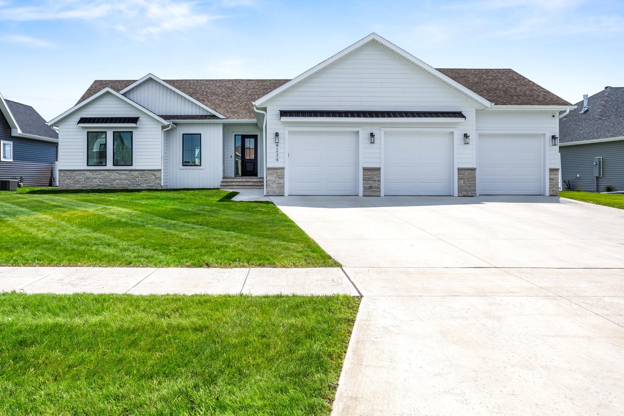 4234 Bristlecone Loop S Property Photo 1