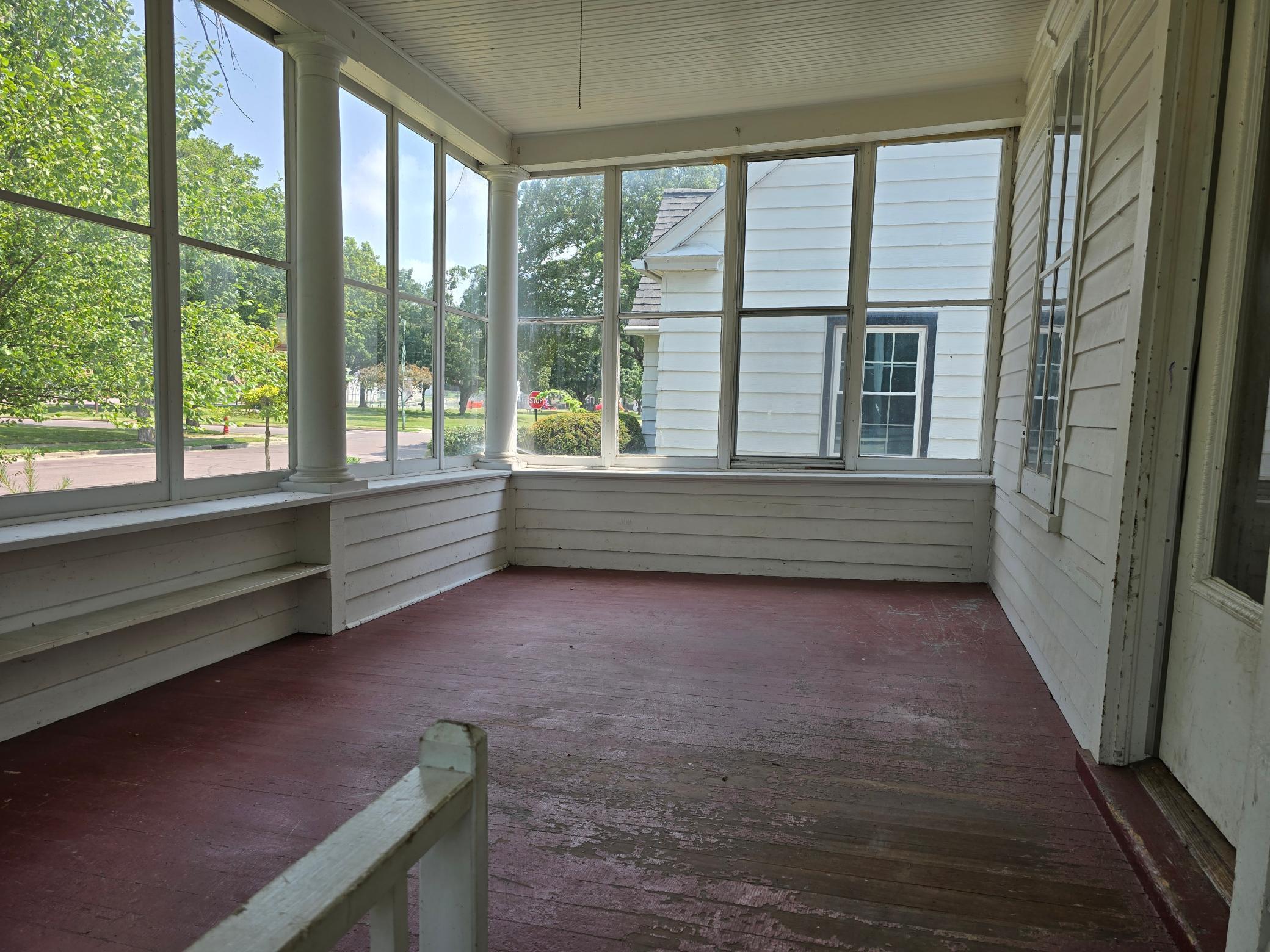 316 E 2nd Street Property Photo 3