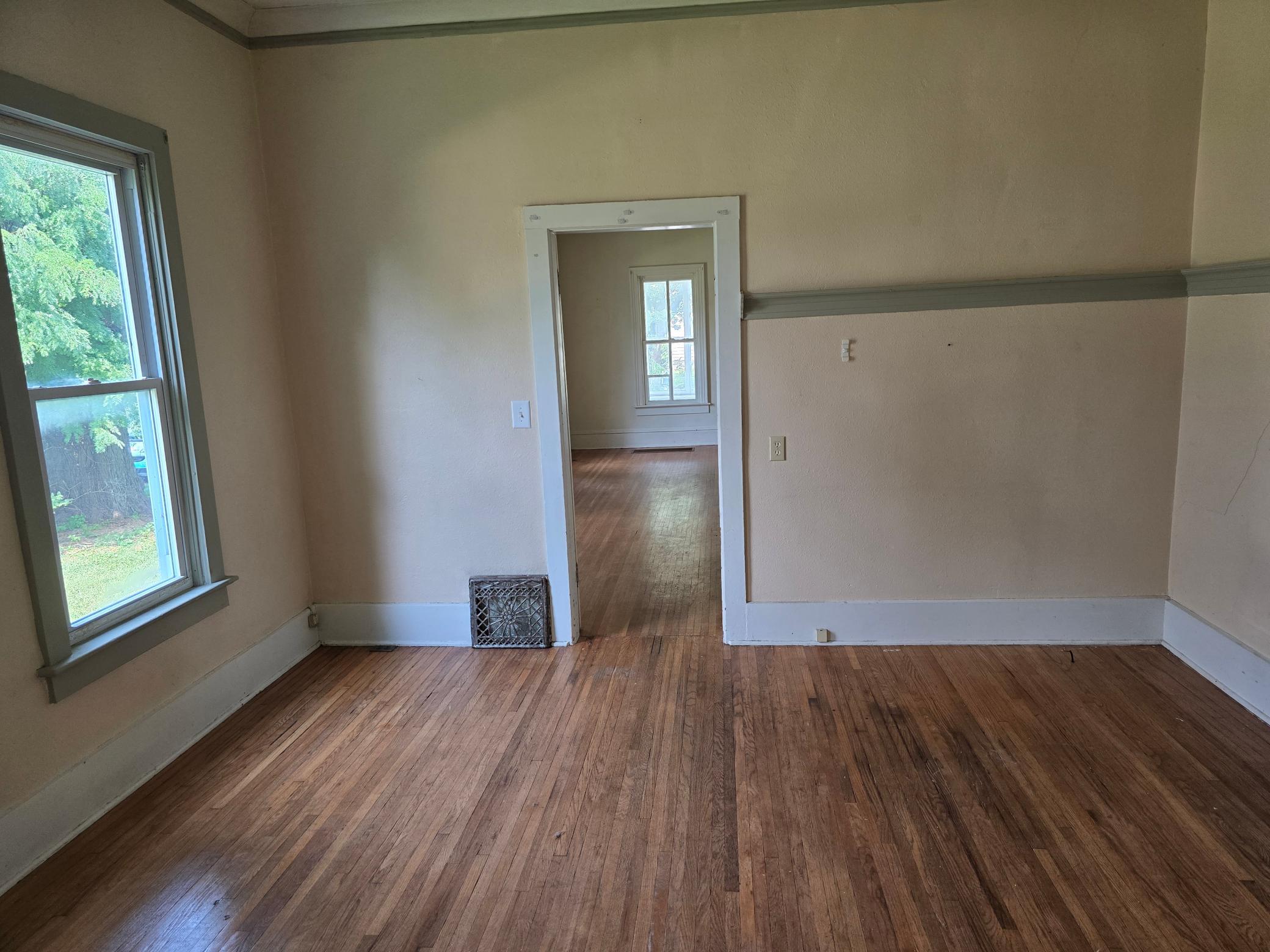 316 E 2nd Street Property Photo 7