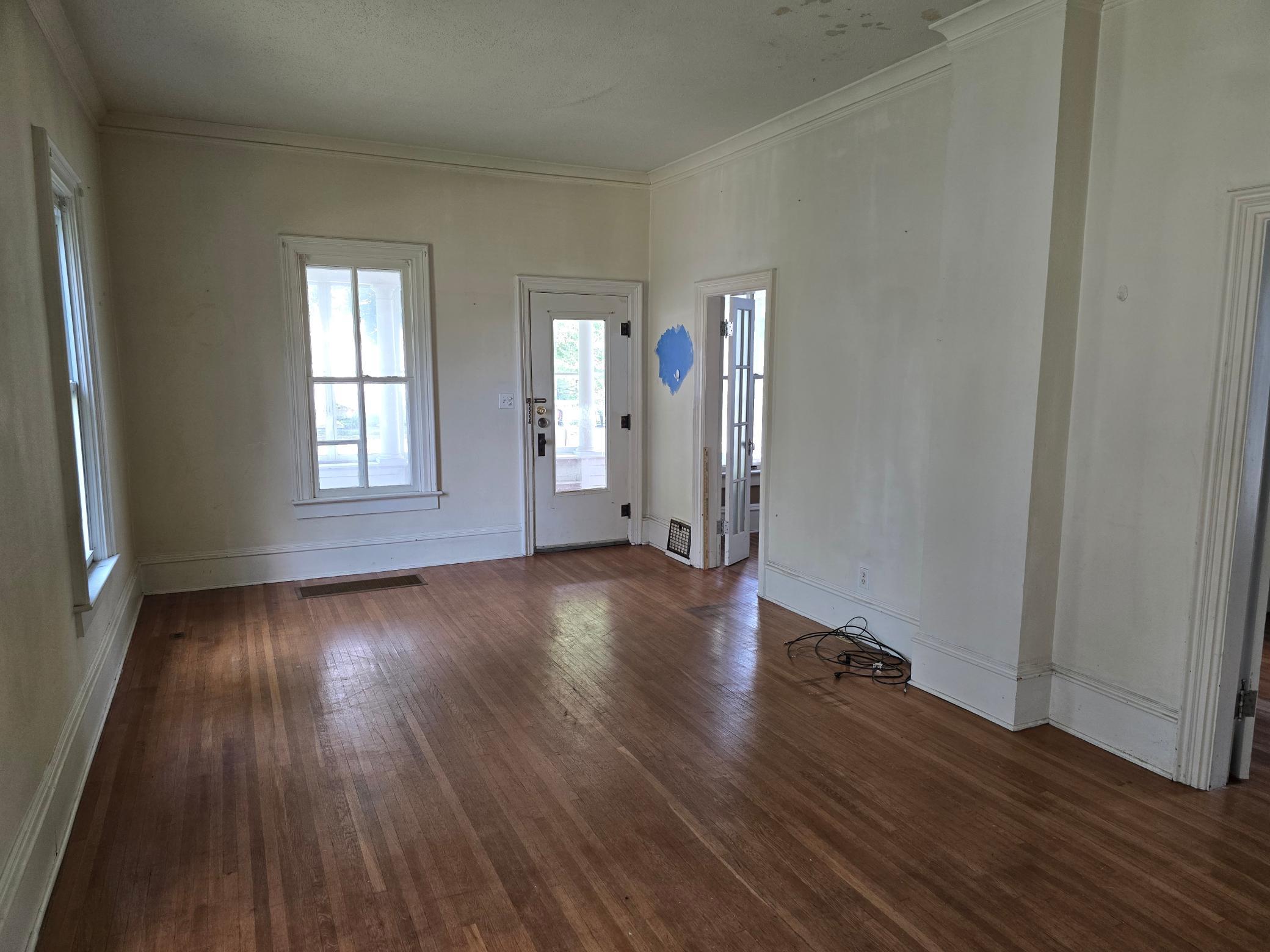 316 E 2nd Street Property Photo 13
