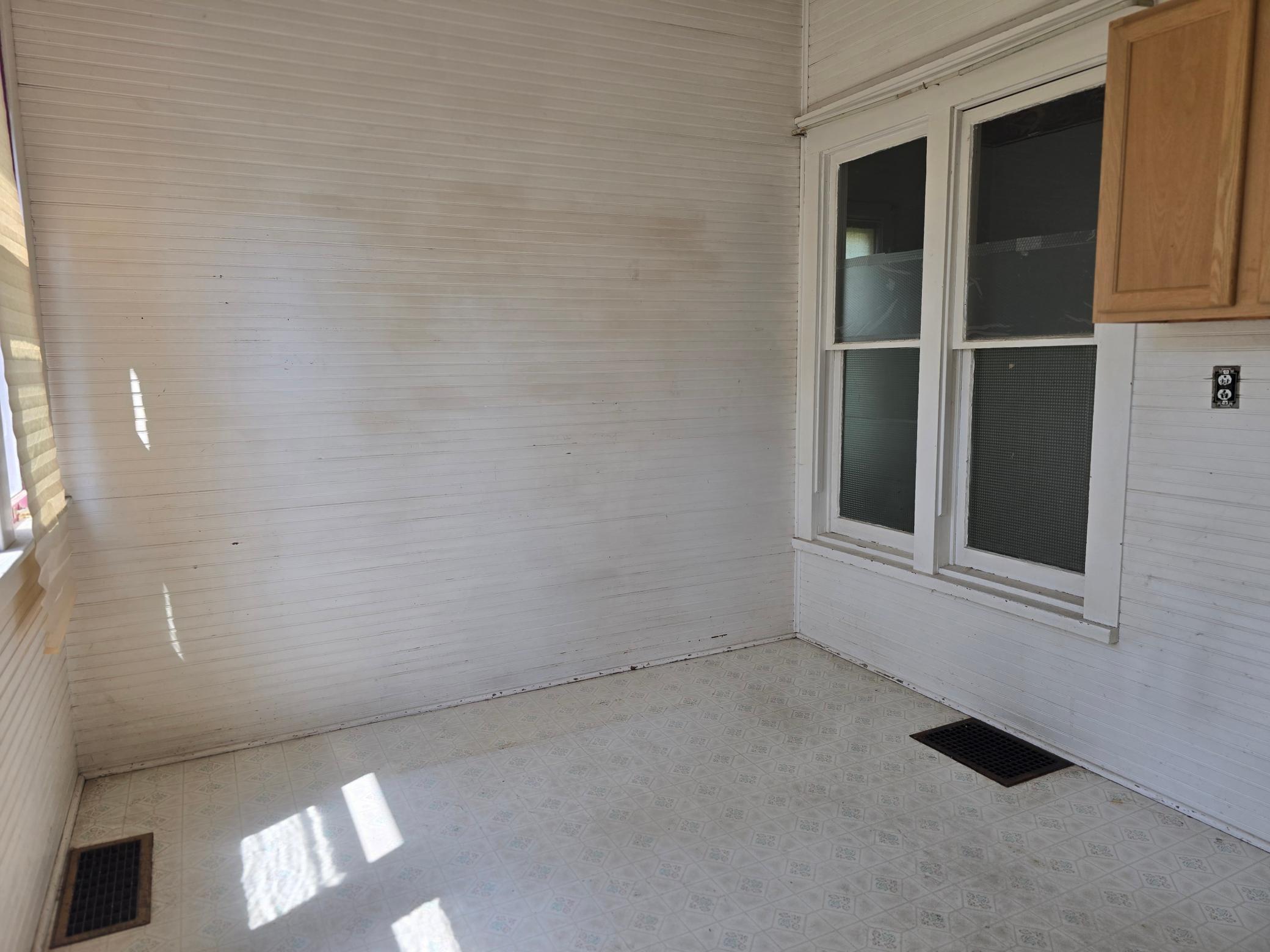 316 E 2nd Street Property Photo 16
