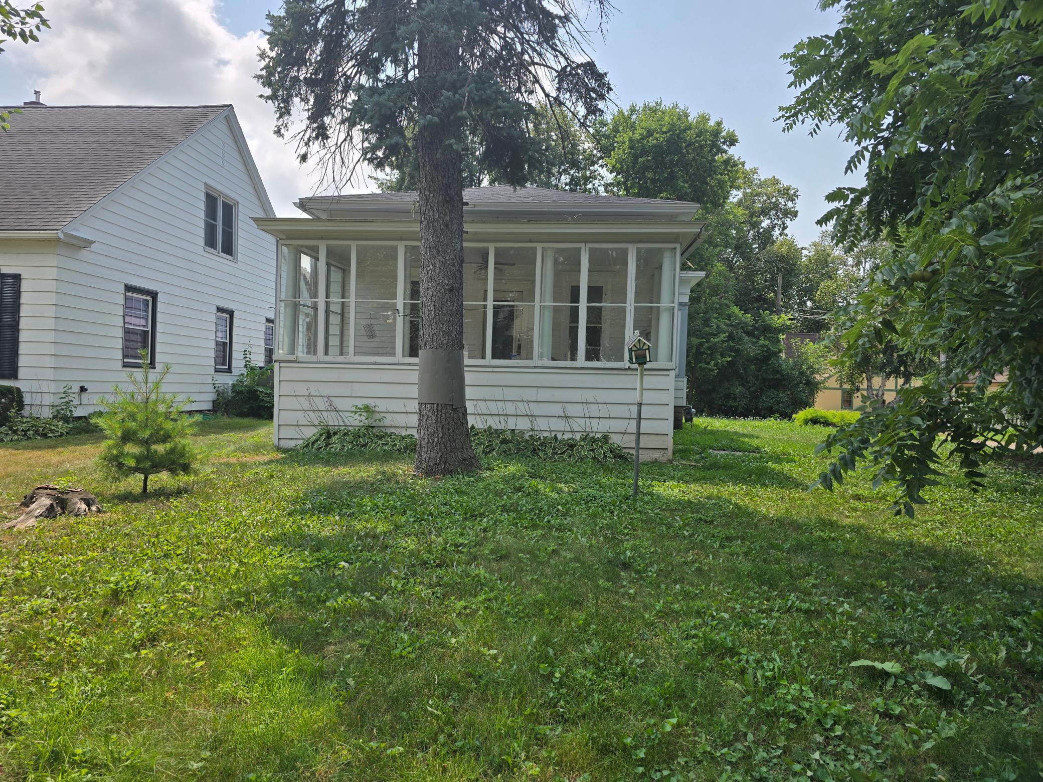 316 E 2nd Street Property Photo 25