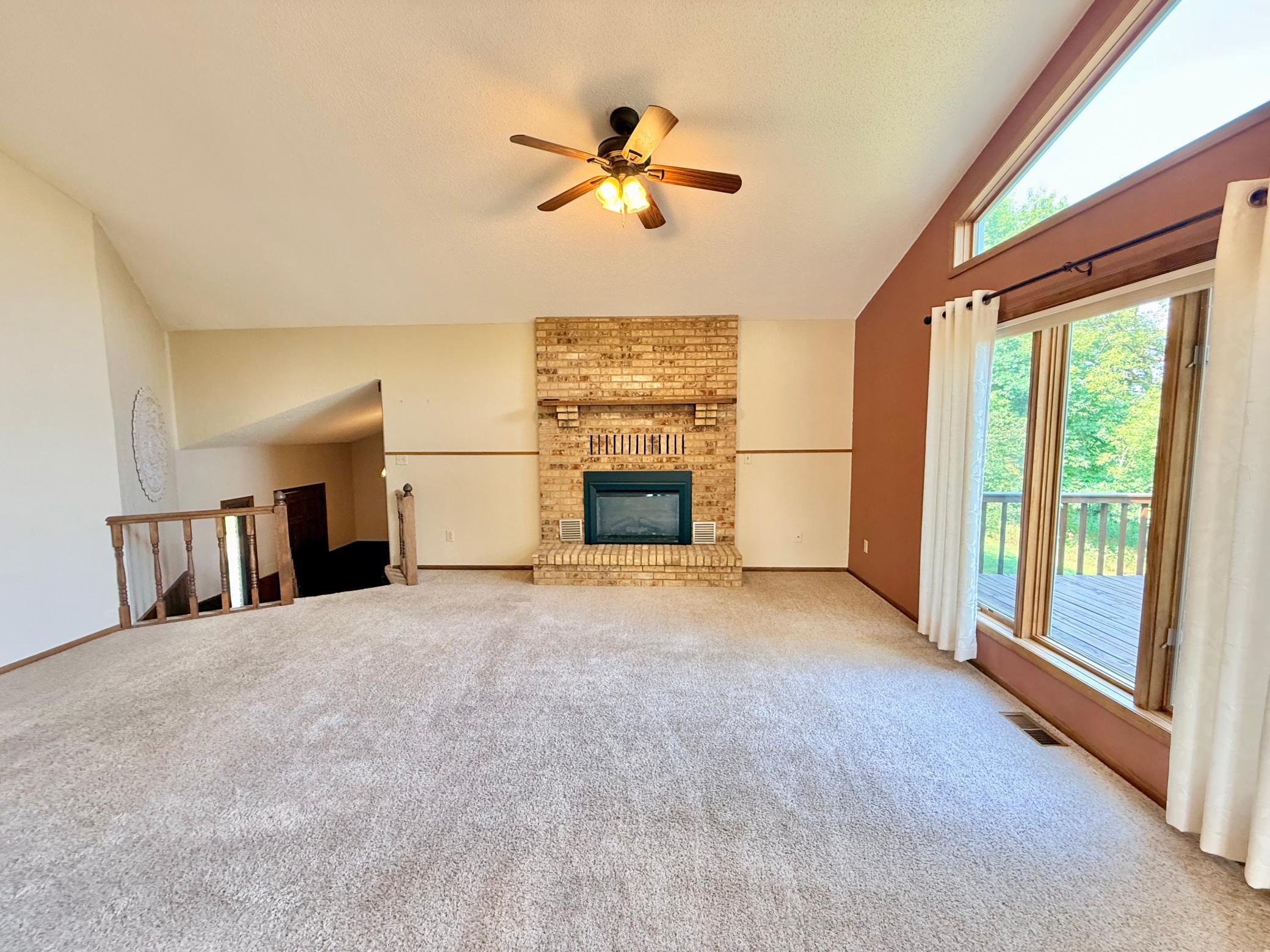 219 Lakeview Drive Property Photo 3