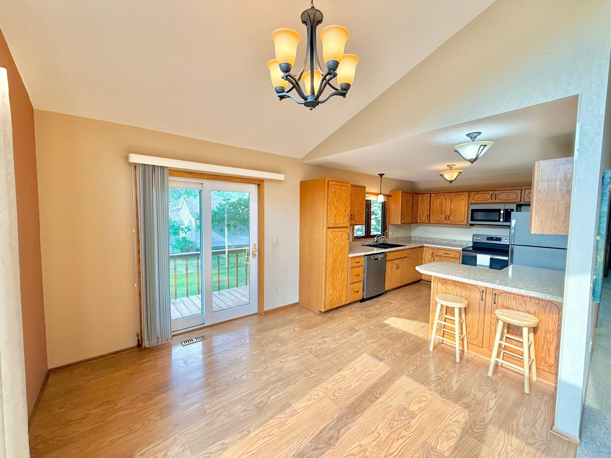 219 Lakeview Drive Property Photo 4