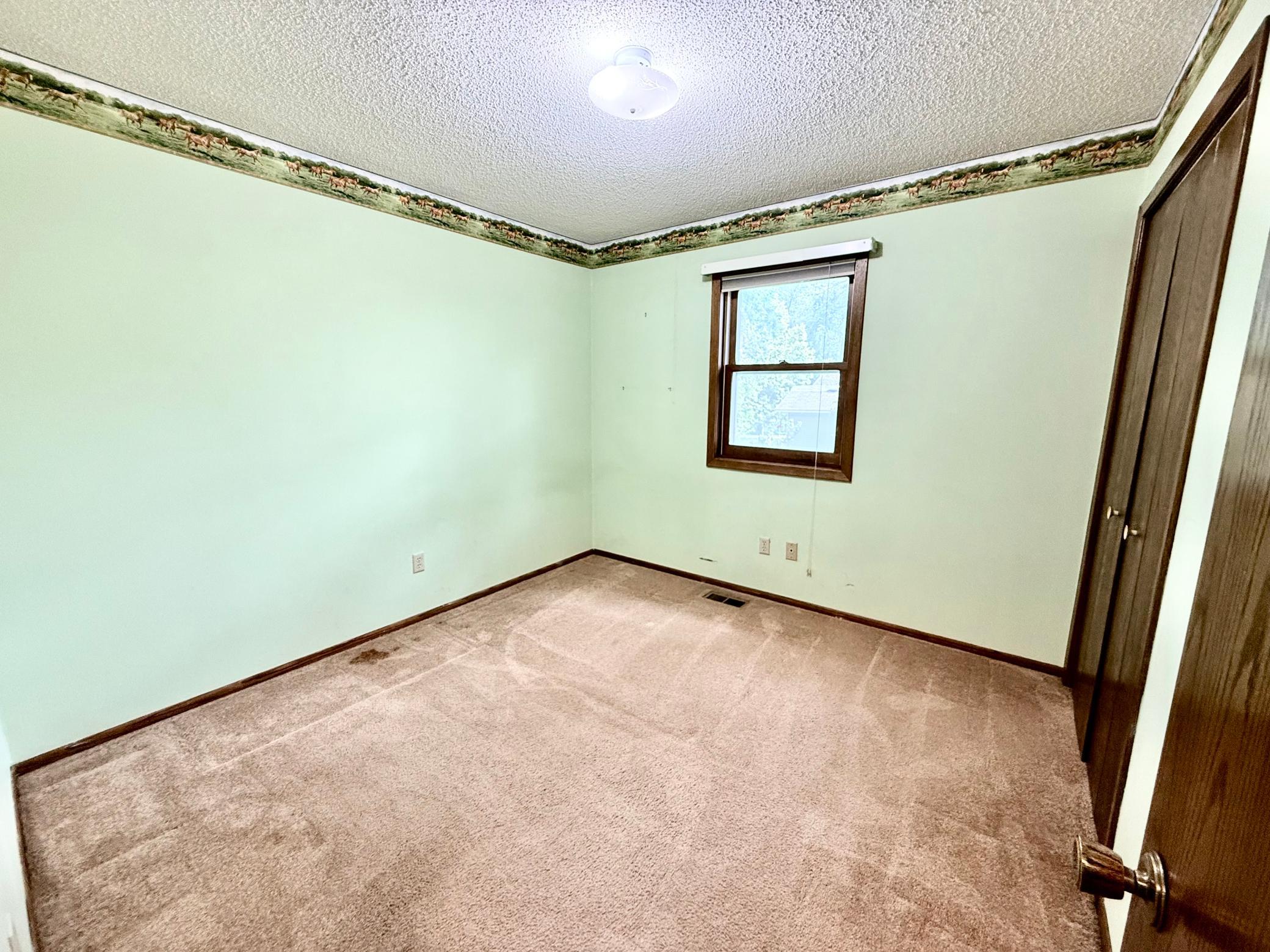 219 Lakeview Drive Property Photo 10