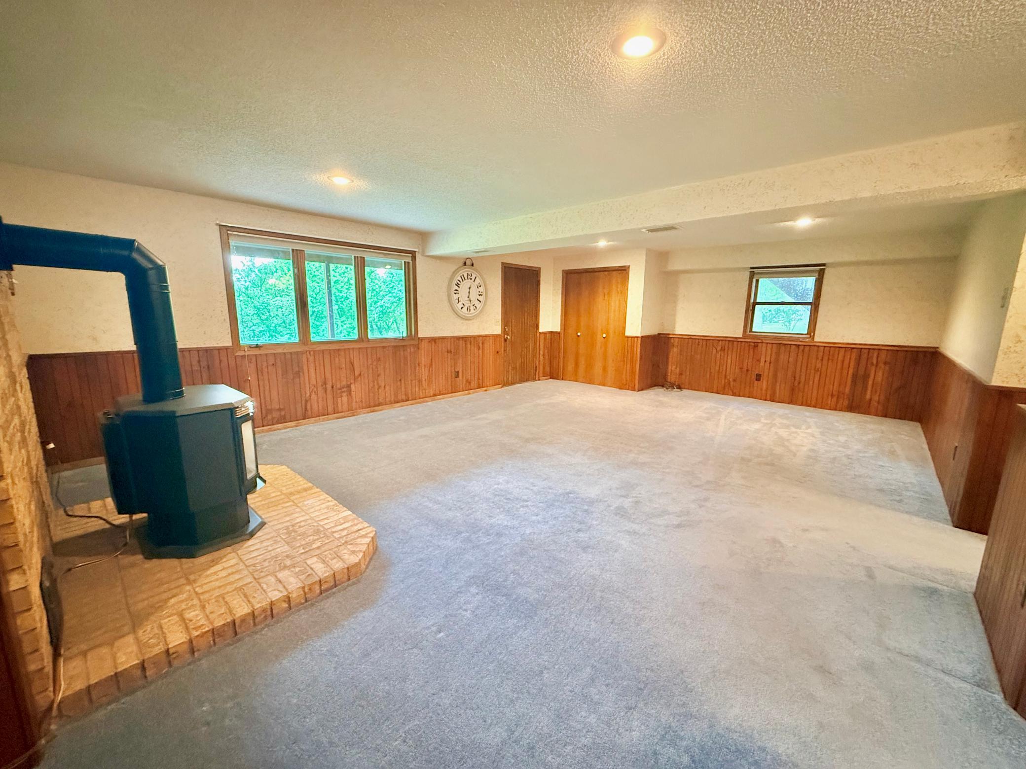 219 Lakeview Drive Property Photo 12