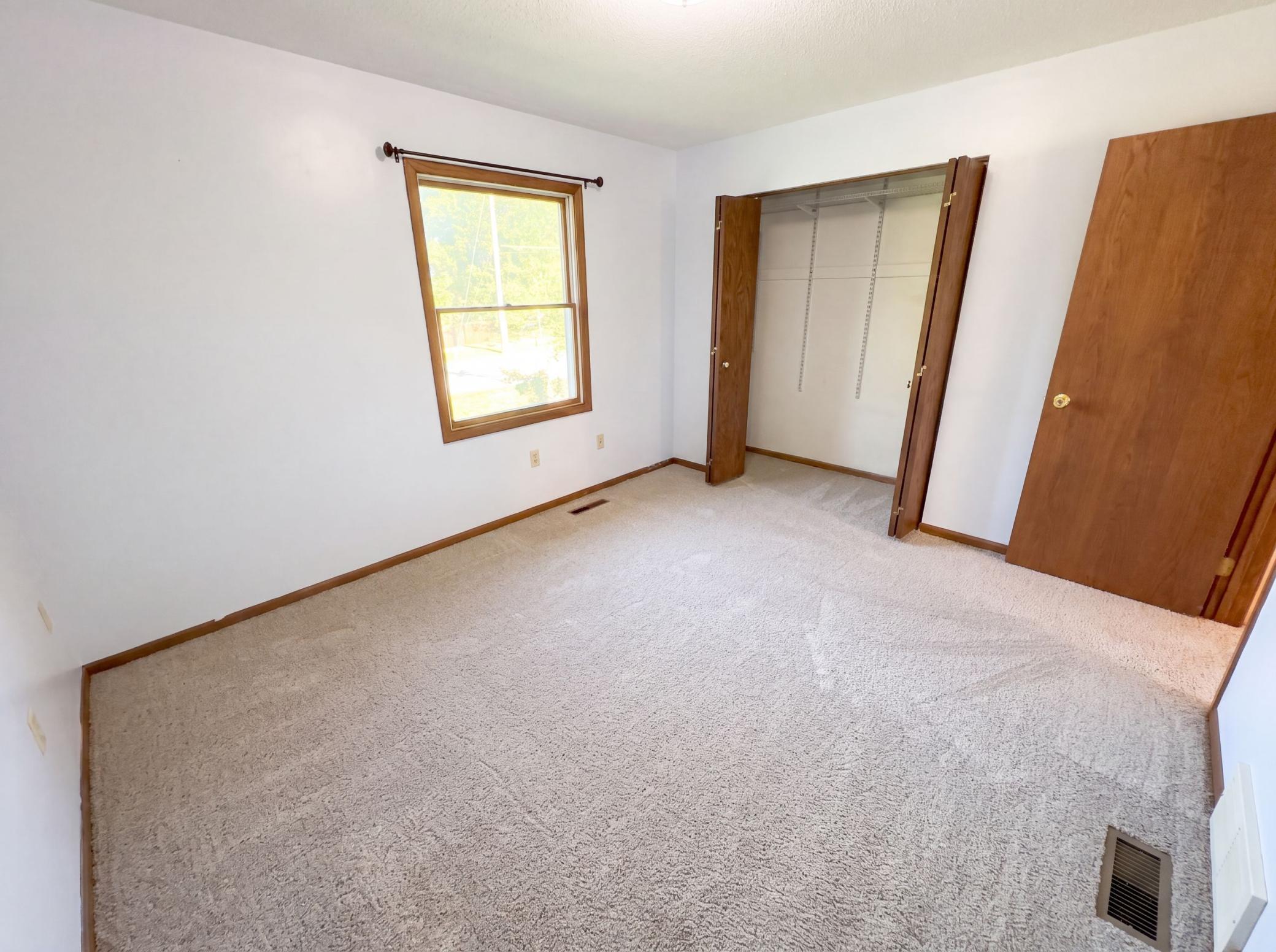 1720 24th Avenue Se Property Photo 4