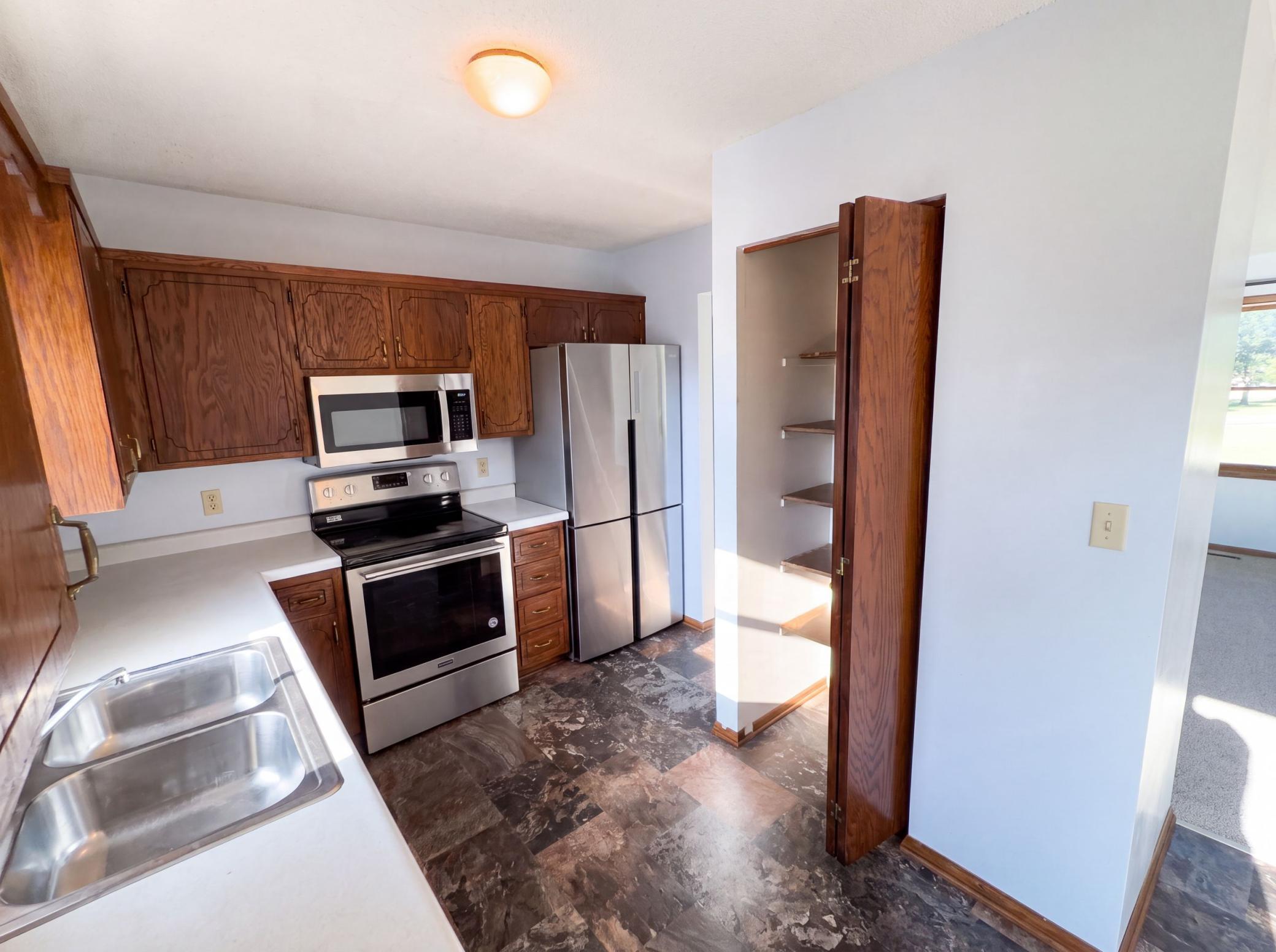 1720 24th Avenue Se Property Photo 6