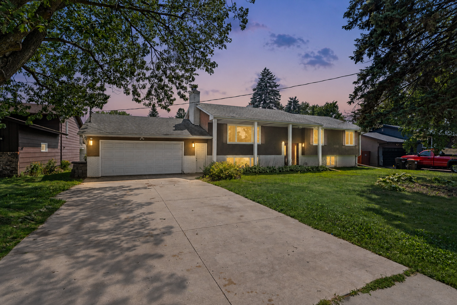 444 County Road B E Property Photo 1