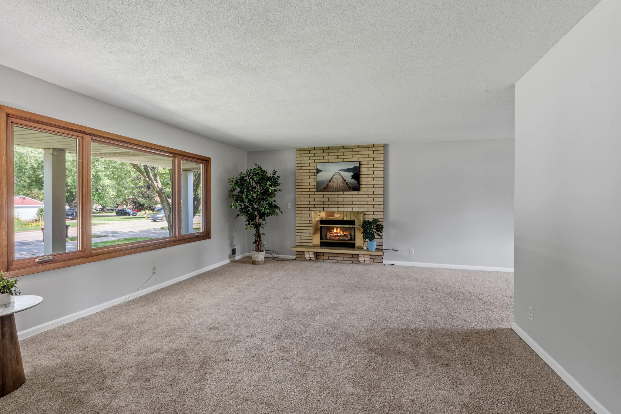 444 County Road B E Property Photo 5
