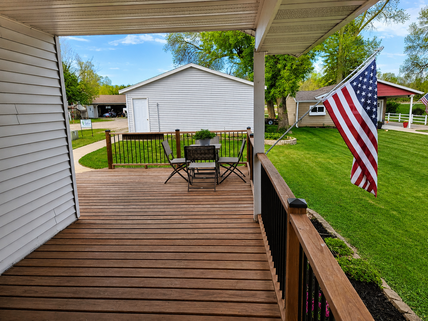4018 N Eagle Road Property Photo 6