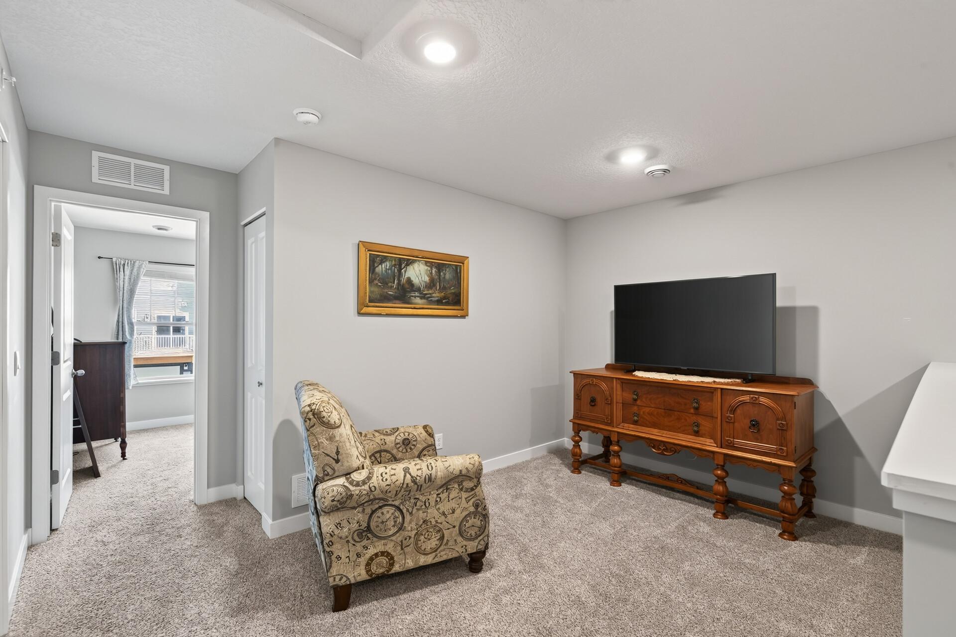 12536 Guadalcanal Circle Ne E Property Photo 16