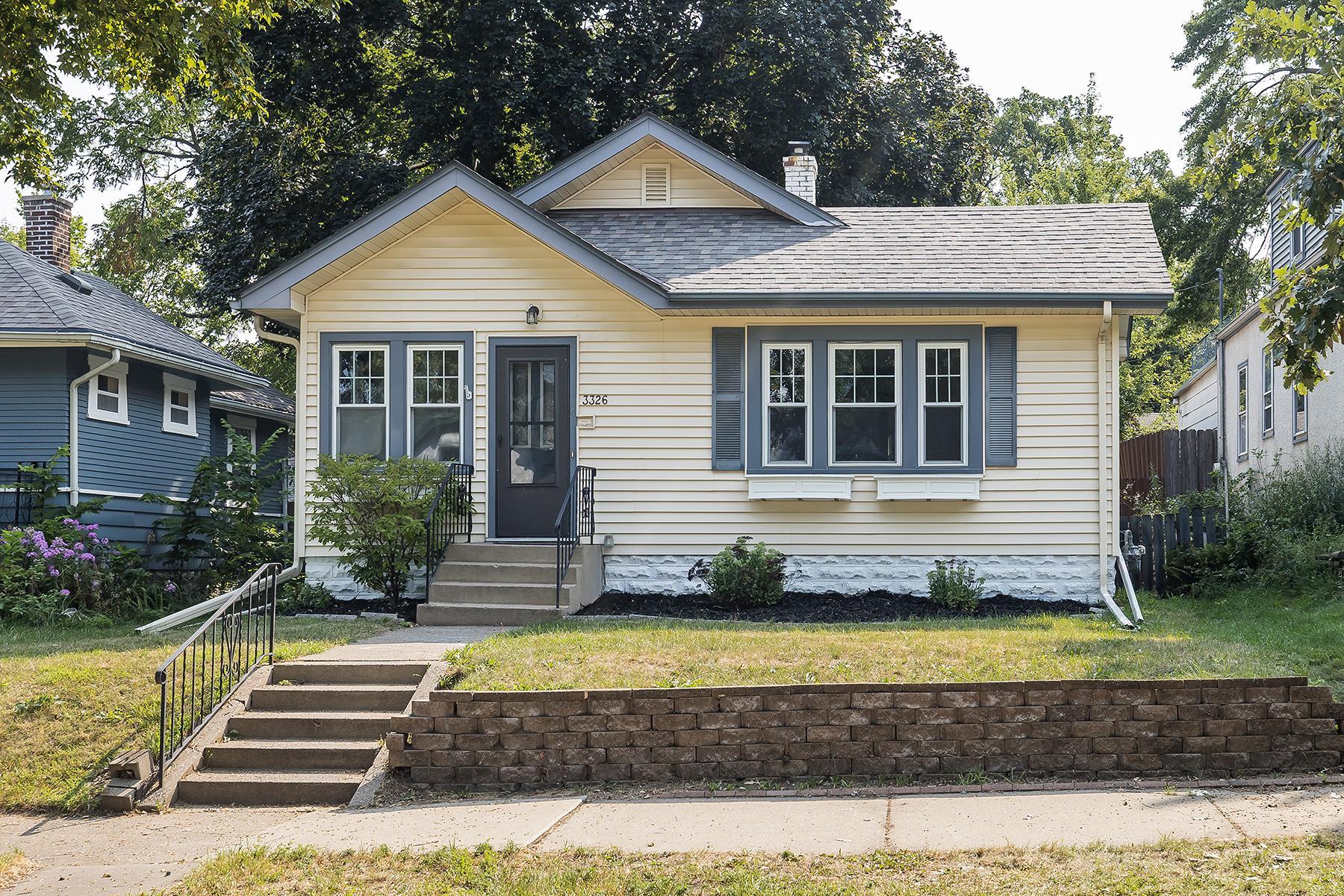 3326 Washburn Avenue N Property Photo 1
