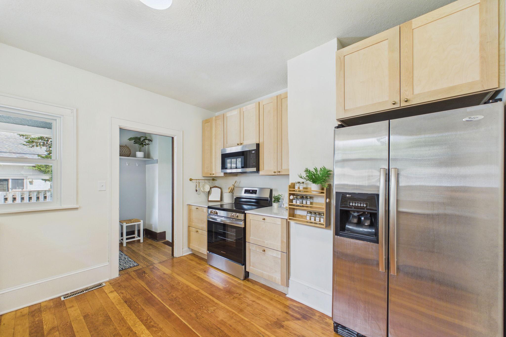 1121 3rd Street Se Property Photo 7