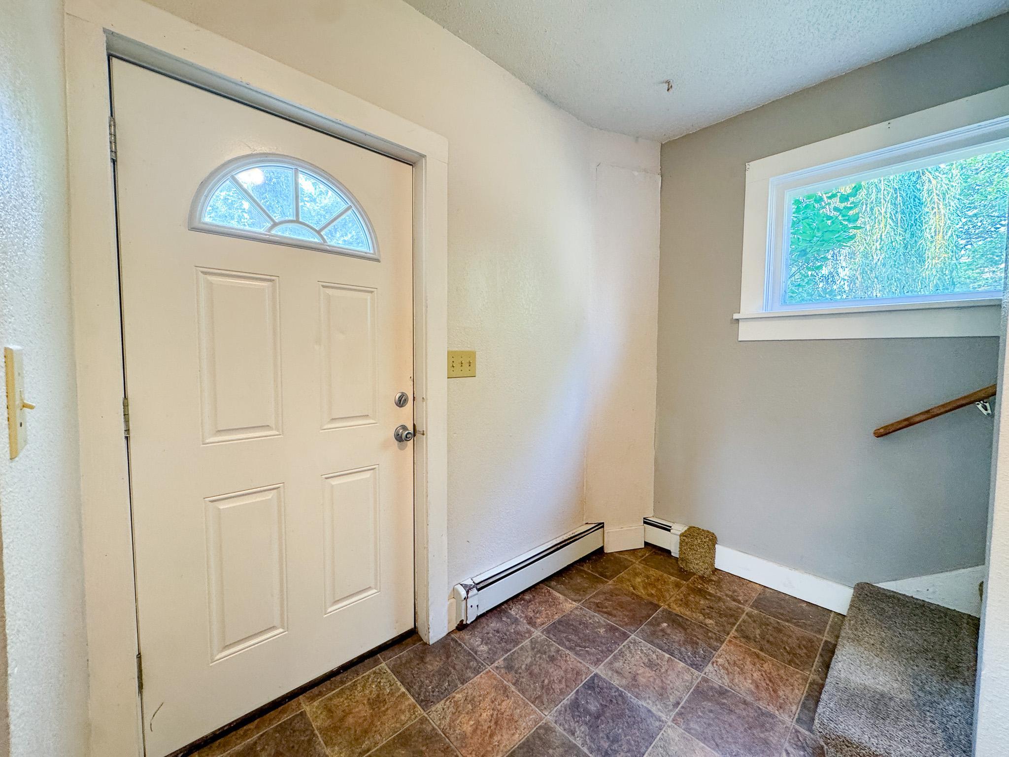 127 E Summit Avenue Property Photo 3
