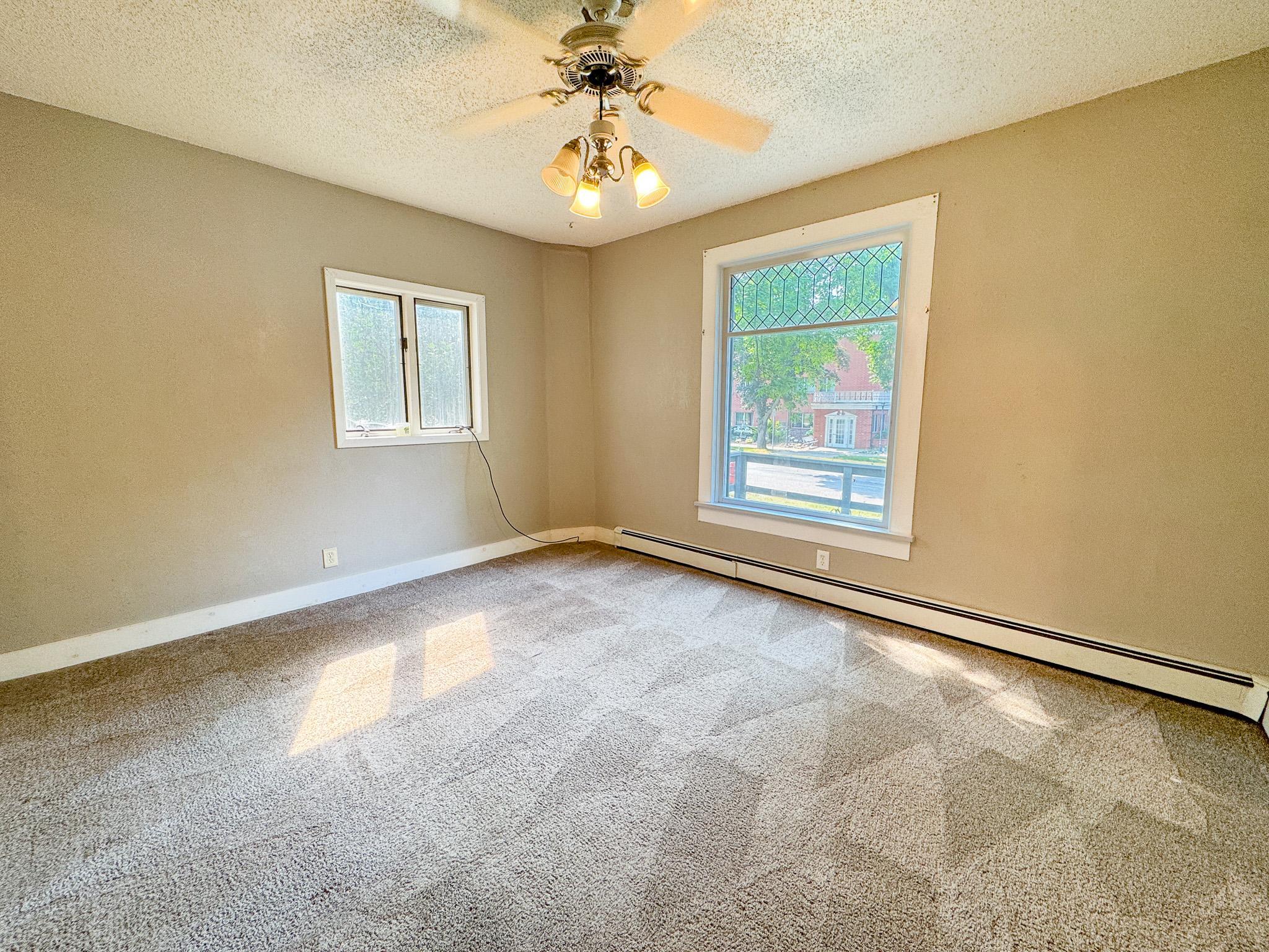 127 E Summit Avenue Property Photo 6