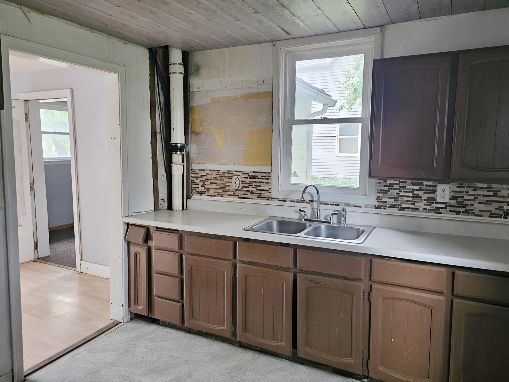 1009 11th Avenue Property Photo 3