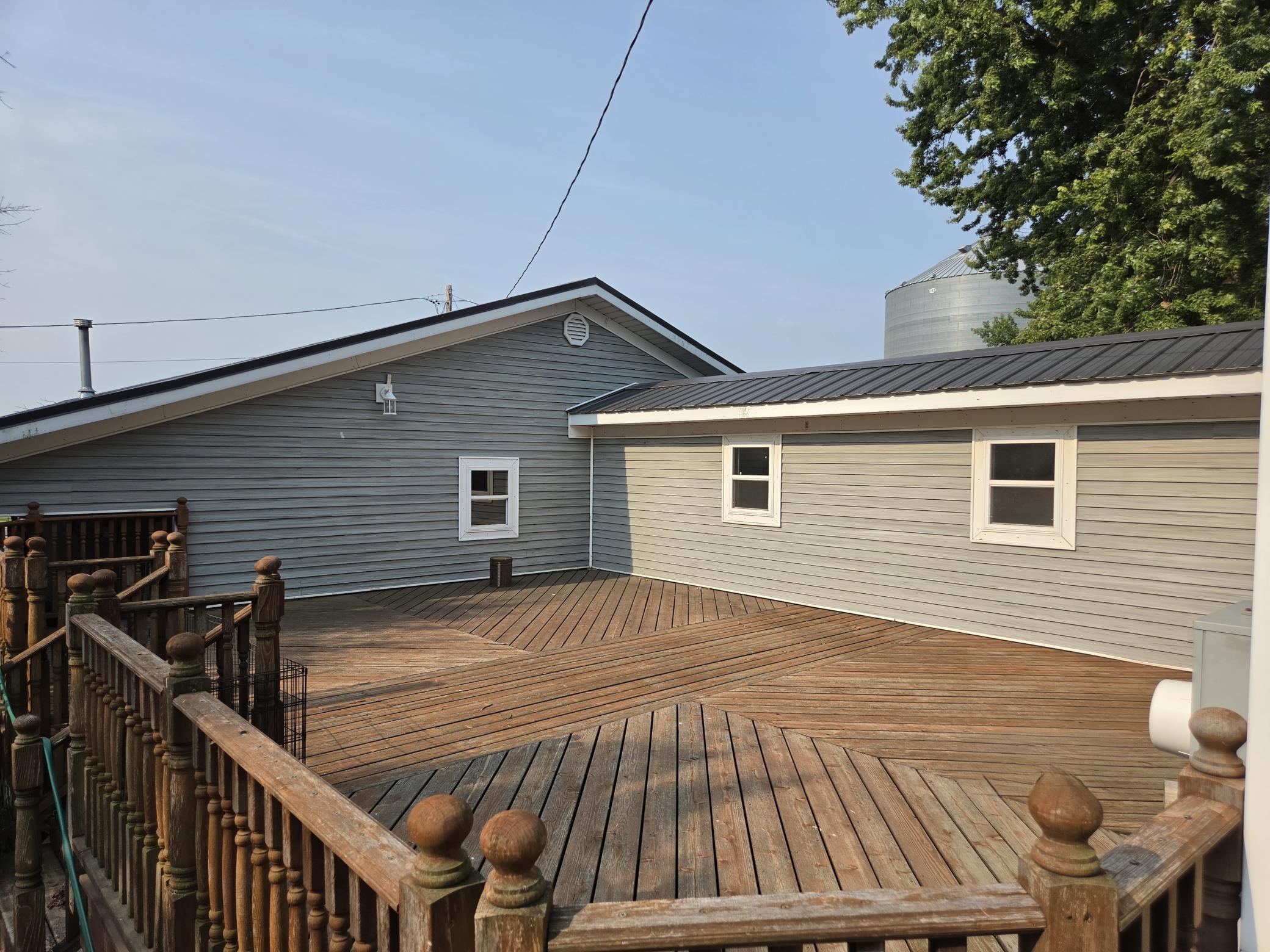 230 2nd Avenue W Property Photo 7