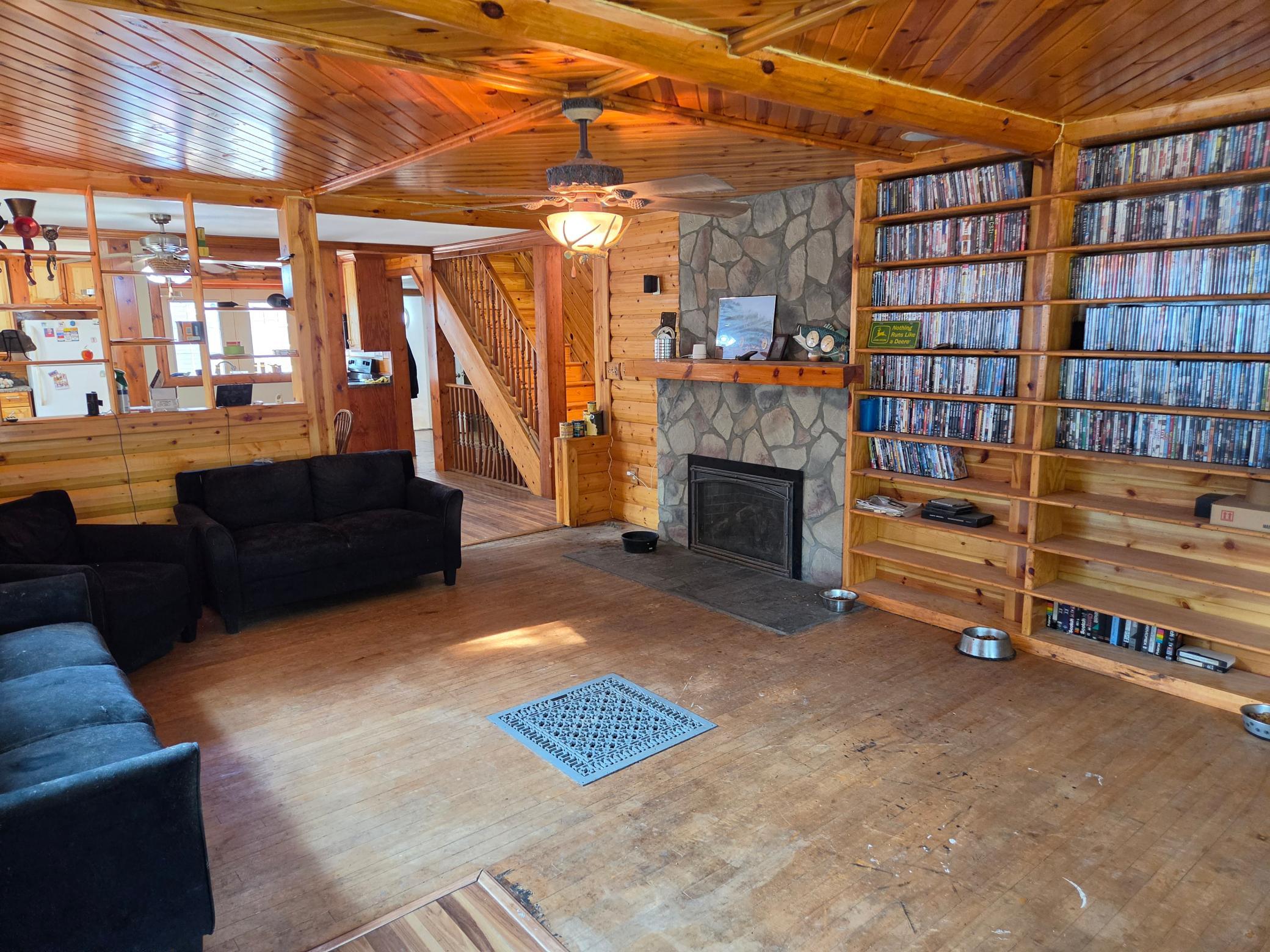230 2nd Avenue W Property Photo 10