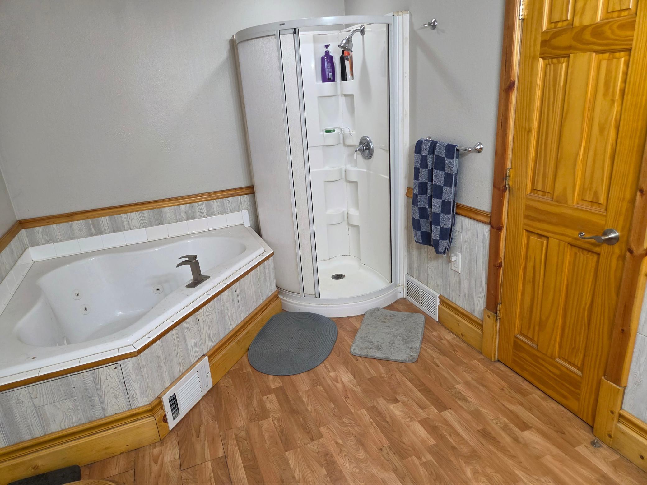 230 2nd Avenue W Property Photo 14