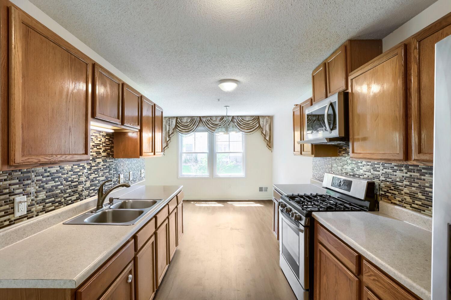 4903 Hamlet Avenue N Property Photo 14