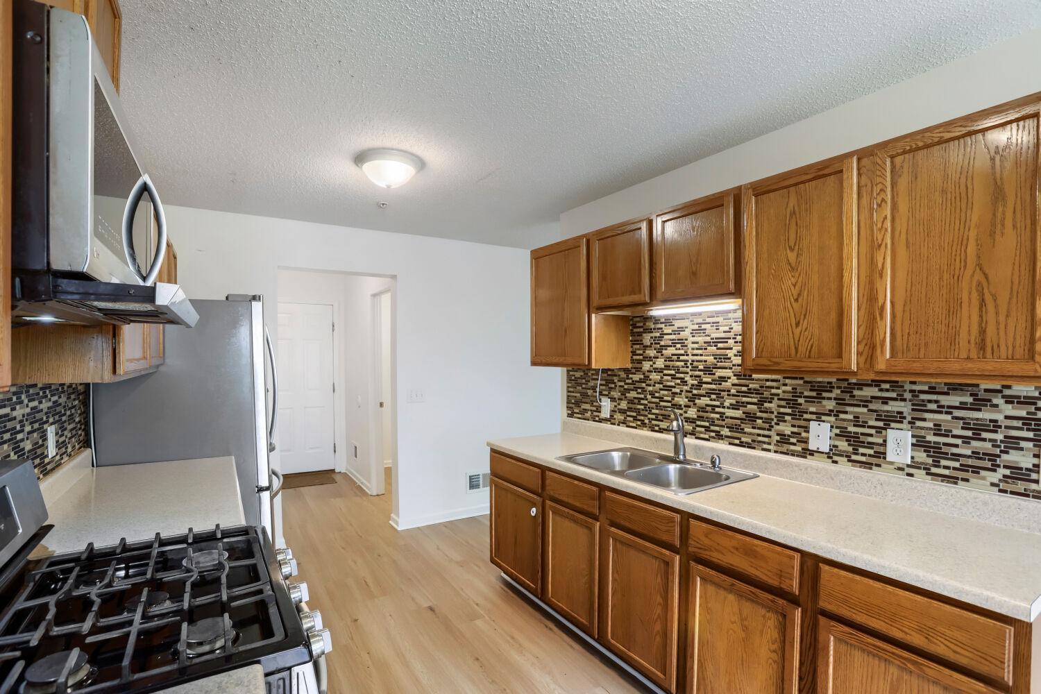 4903 Hamlet Avenue N Property Photo 15