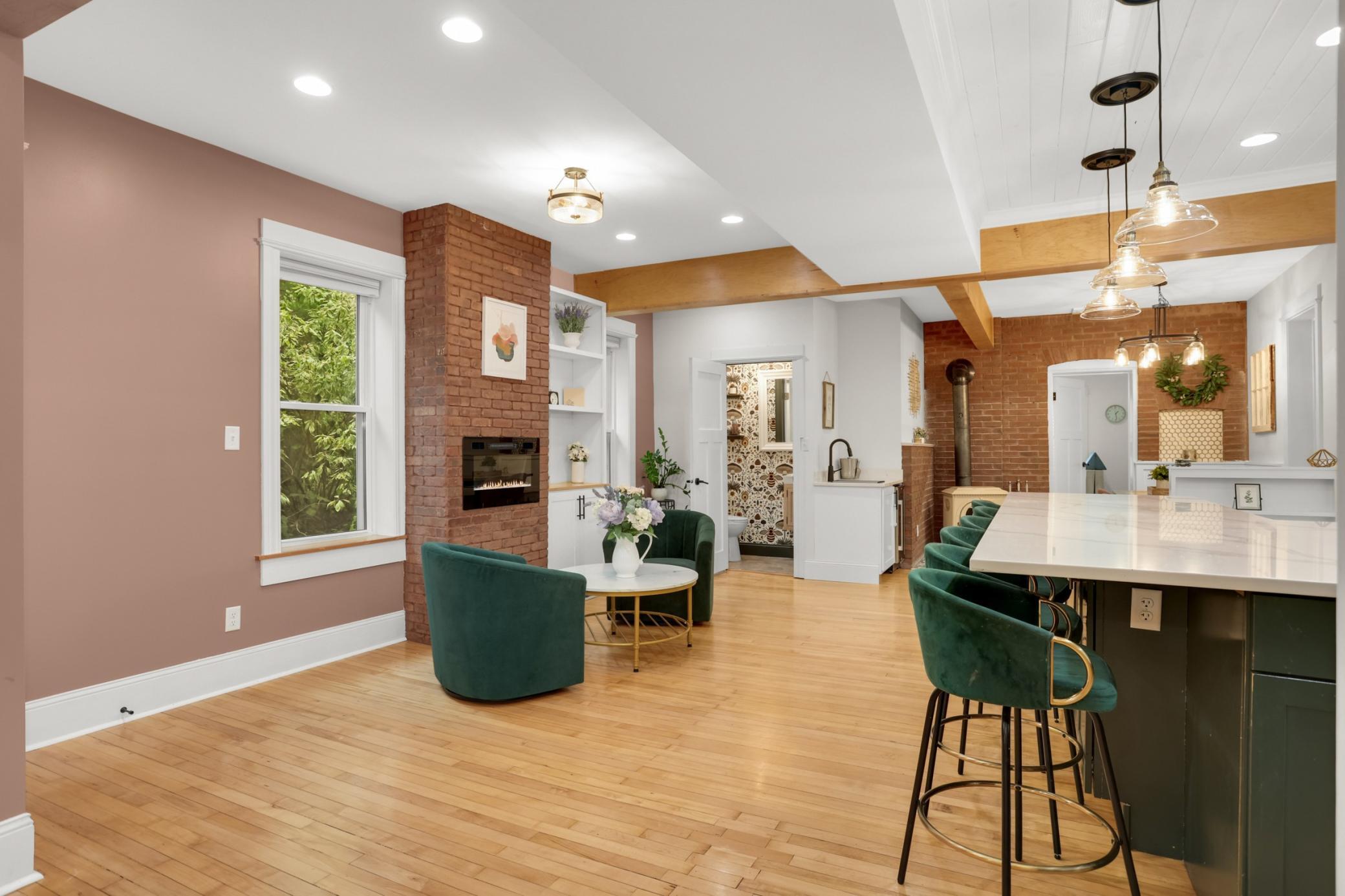 155 Page Street E Property Photo 7