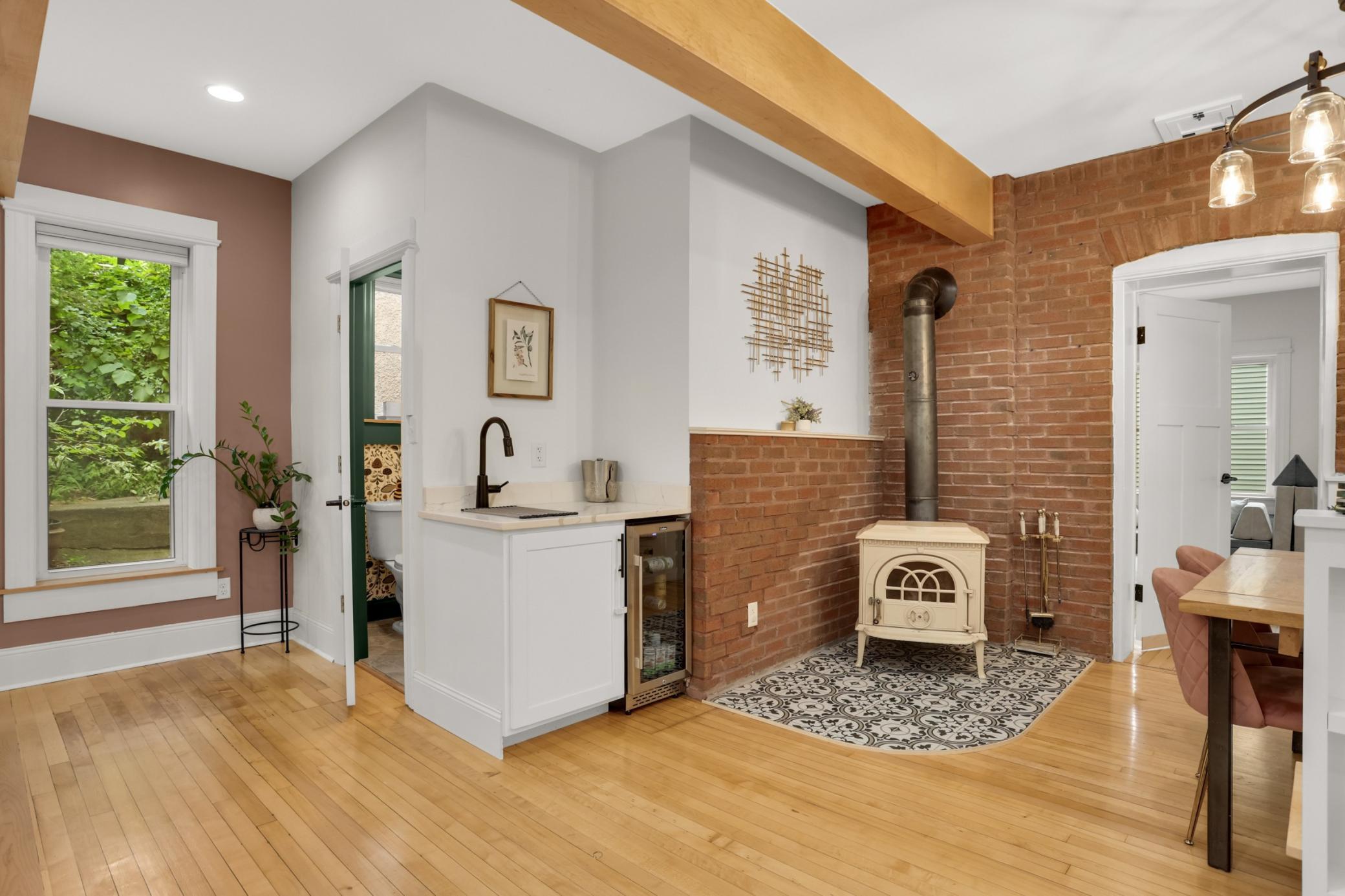 155 Page Street E Property Photo 9