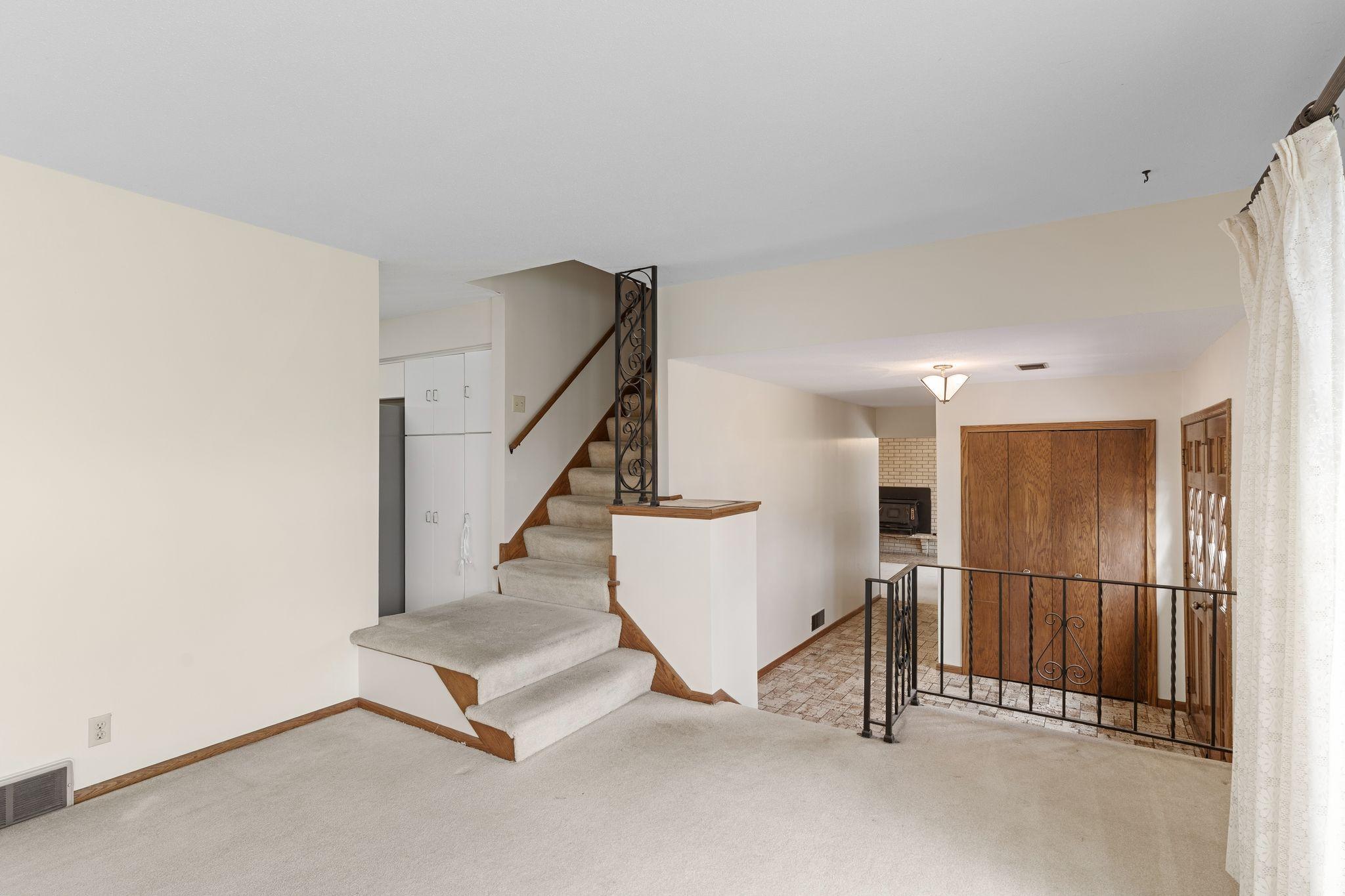 9908 Oxborough Road Property Photo 6