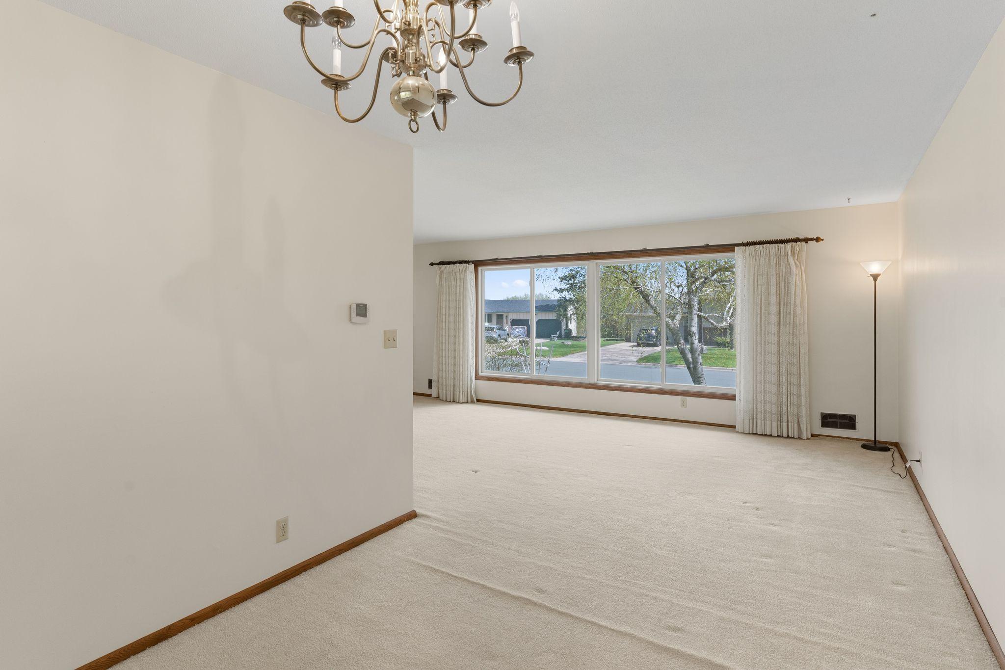 9908 Oxborough Road Property Photo 9