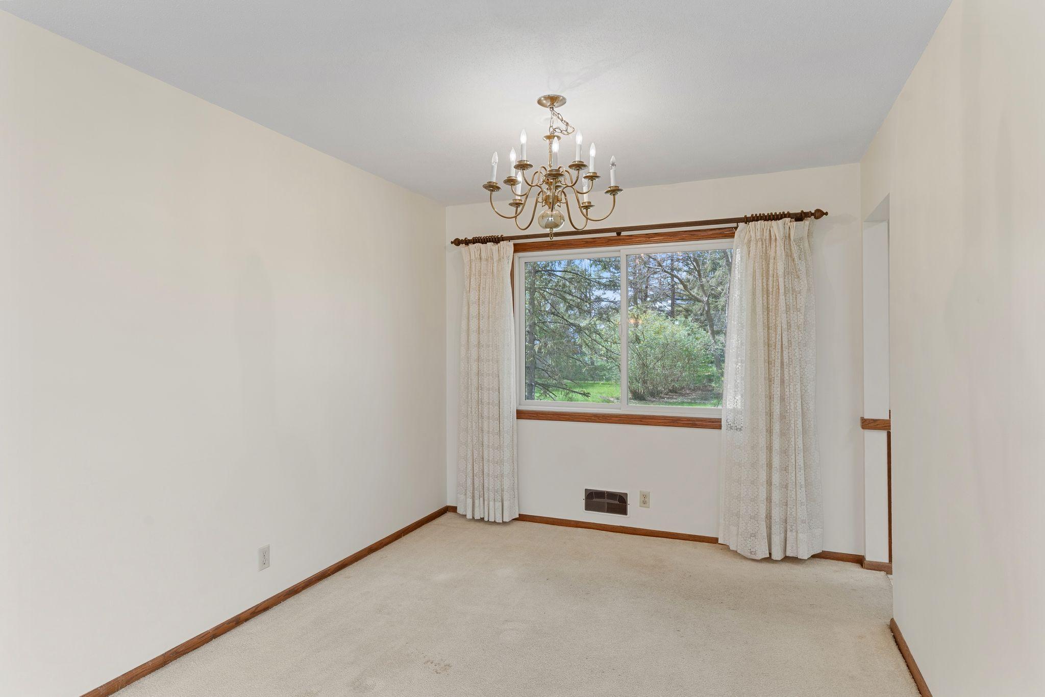 9908 Oxborough Road Property Photo 10