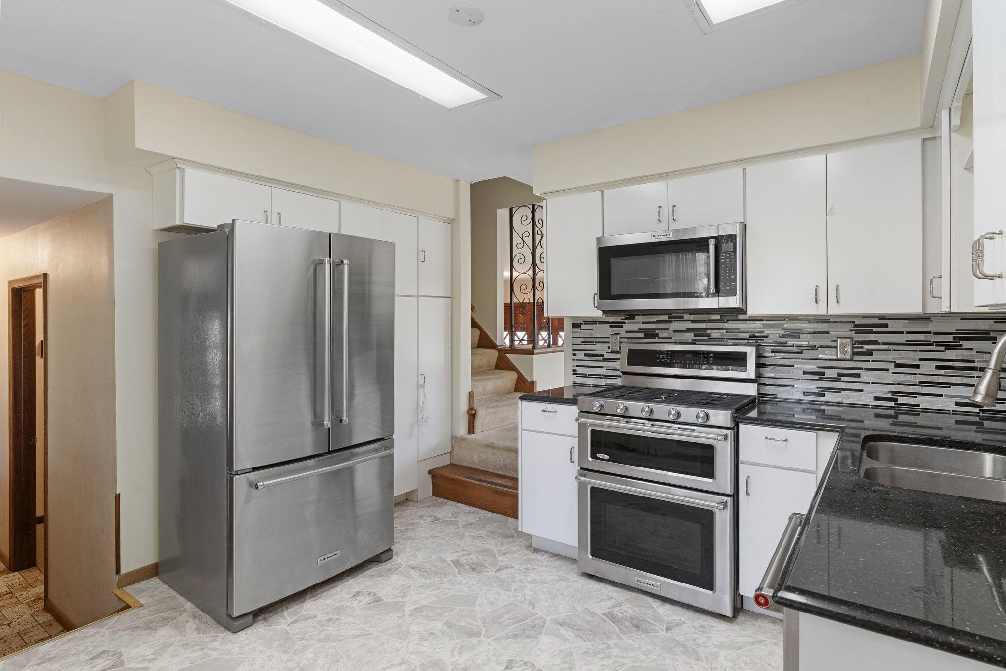 9908 Oxborough Road Property Photo 11