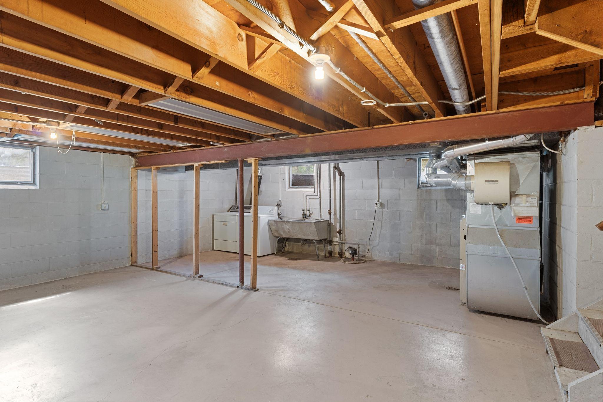 9908 Oxborough Road Property Photo 31