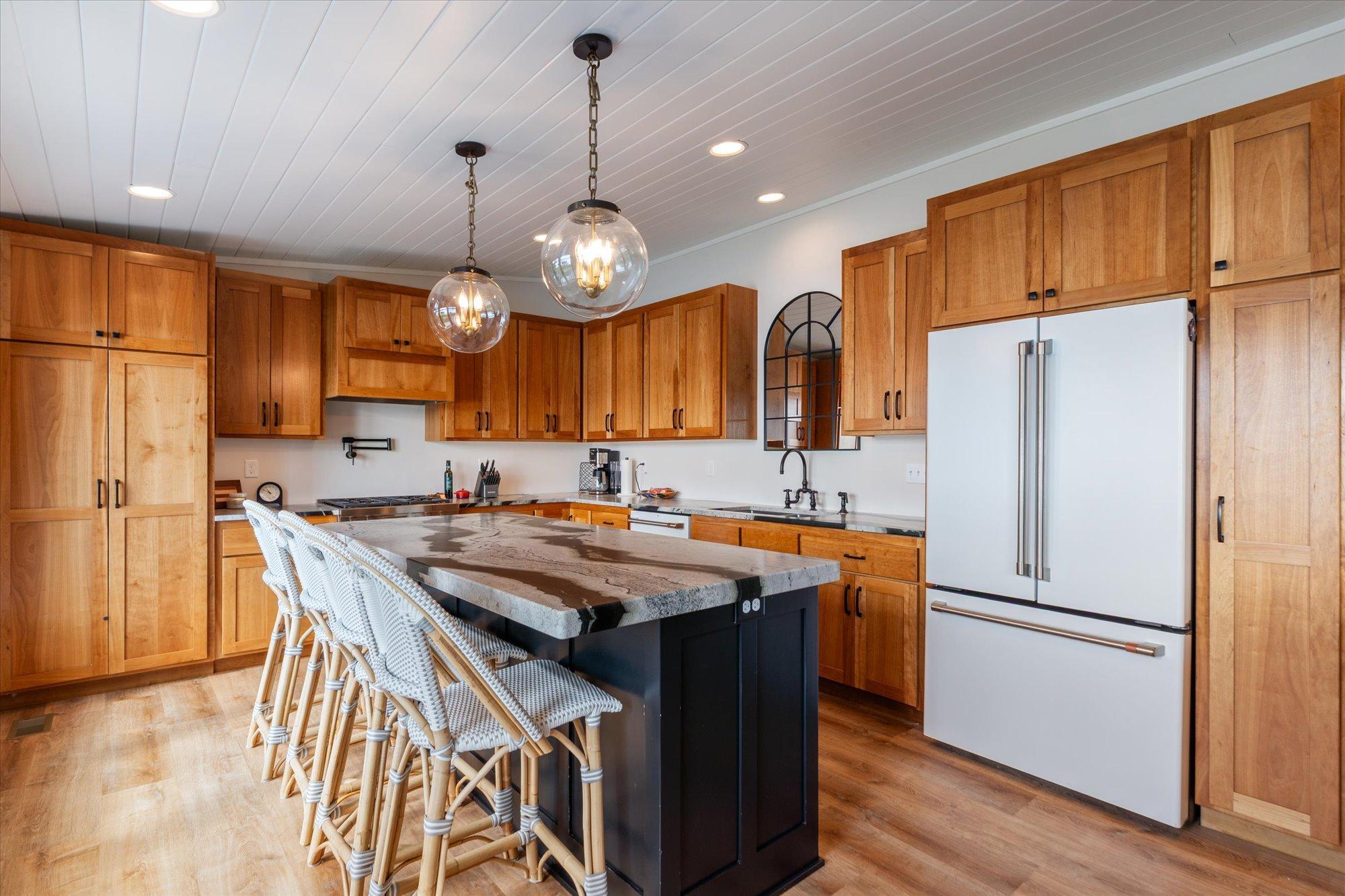 16161 Pine Lure Drive Property Photo 10