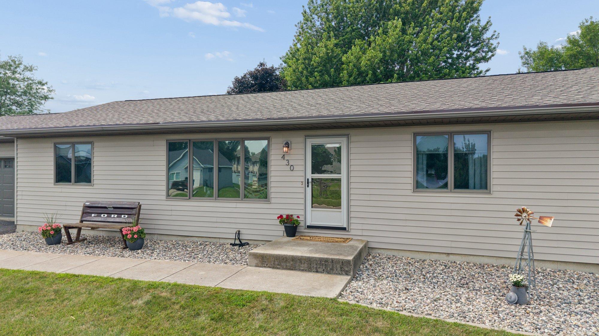 430 9th Street E Property Photo 2