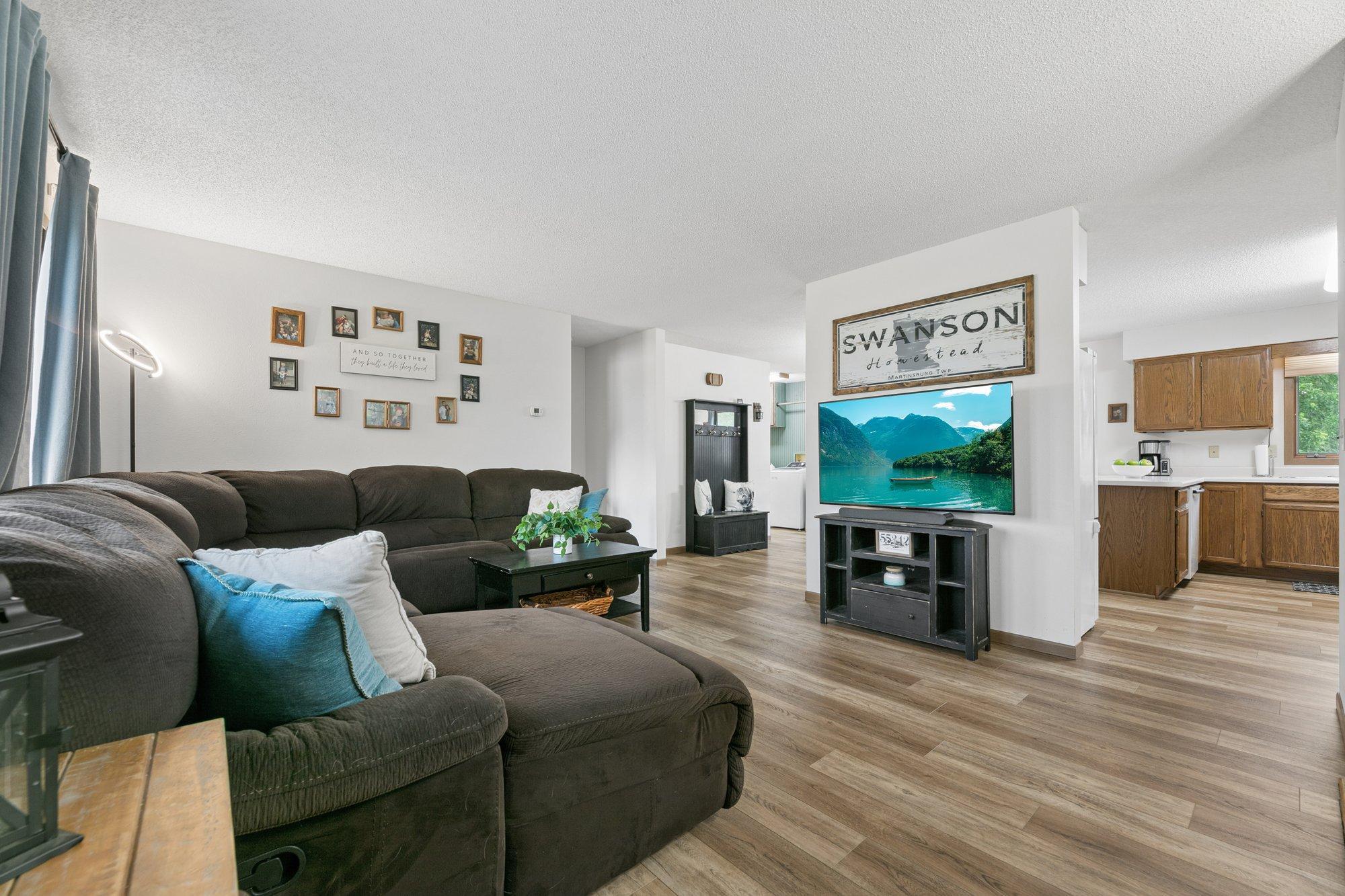 430 9th Street E Property Photo 5