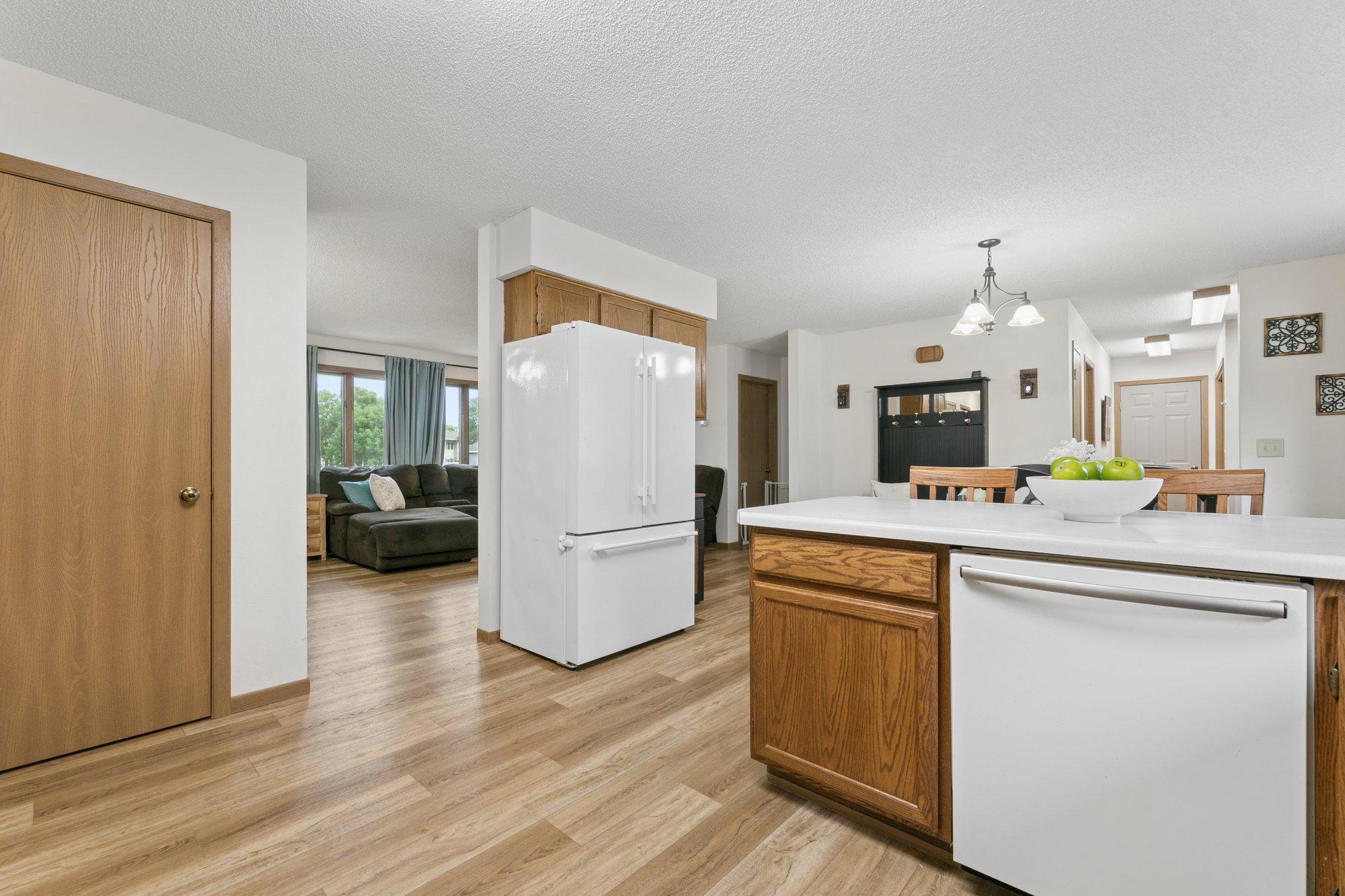 430 9th Street E Property Photo 6