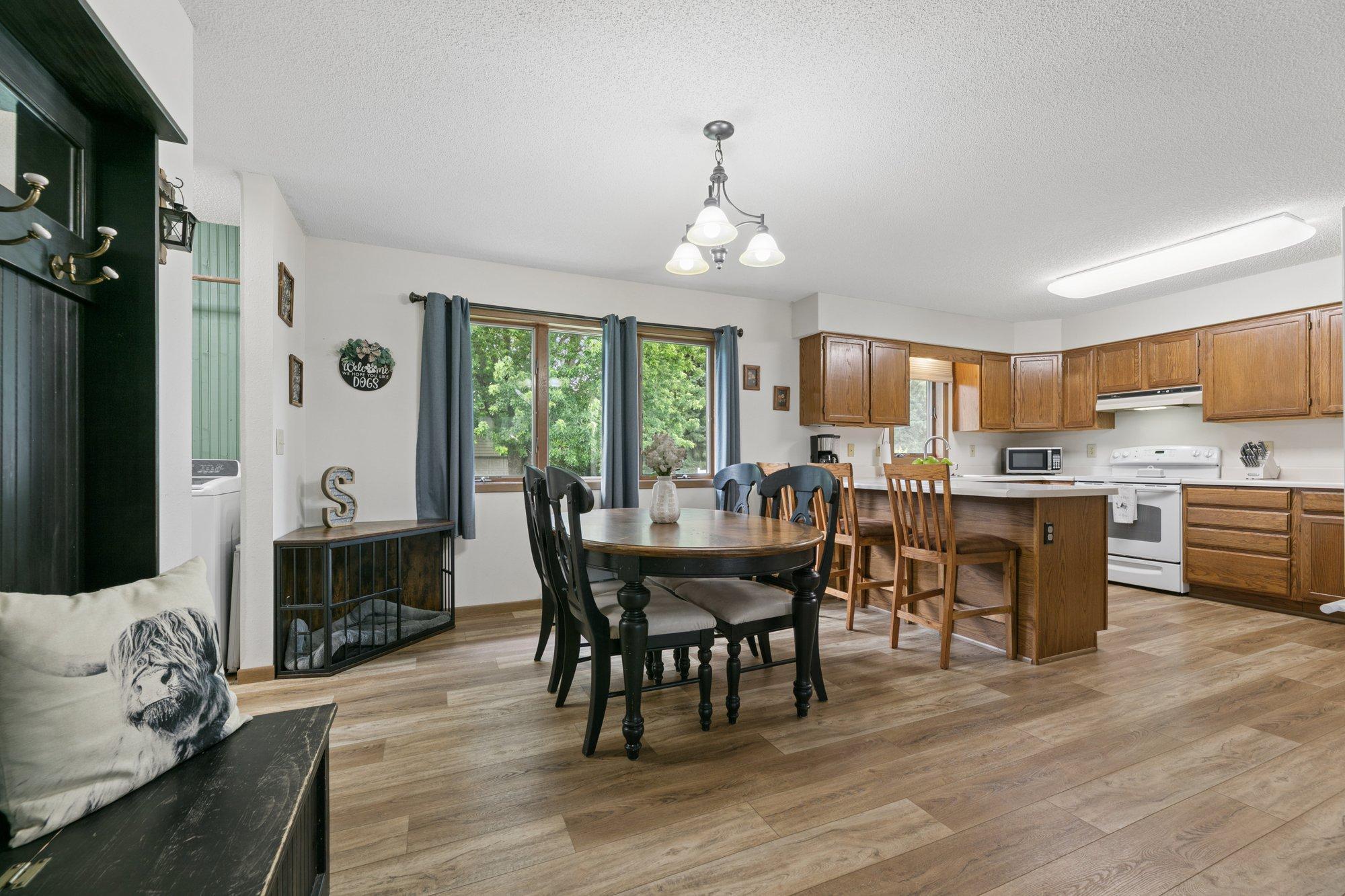 430 9th Street E Property Photo 8