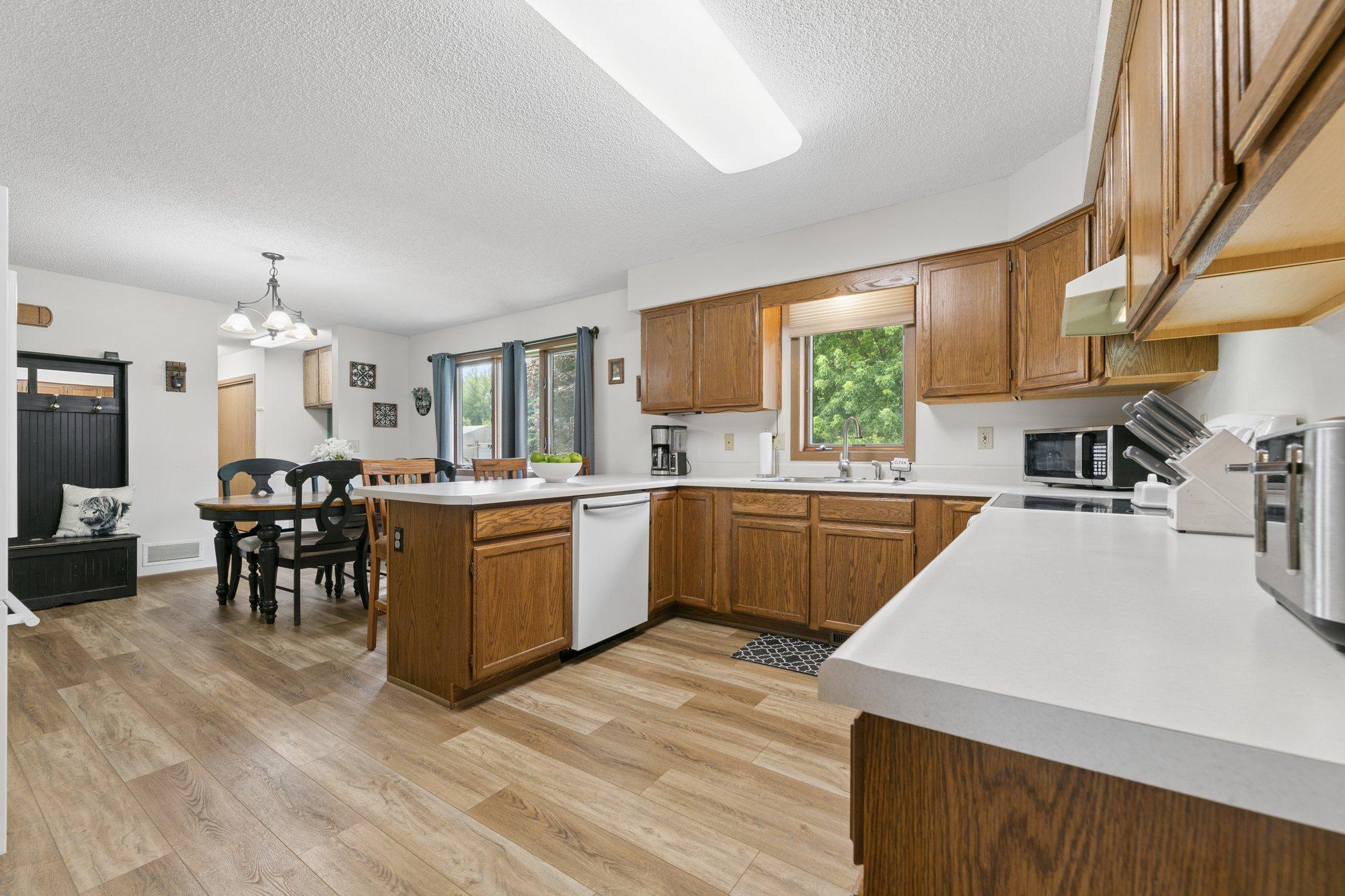 430 9th Street E Property Photo 9