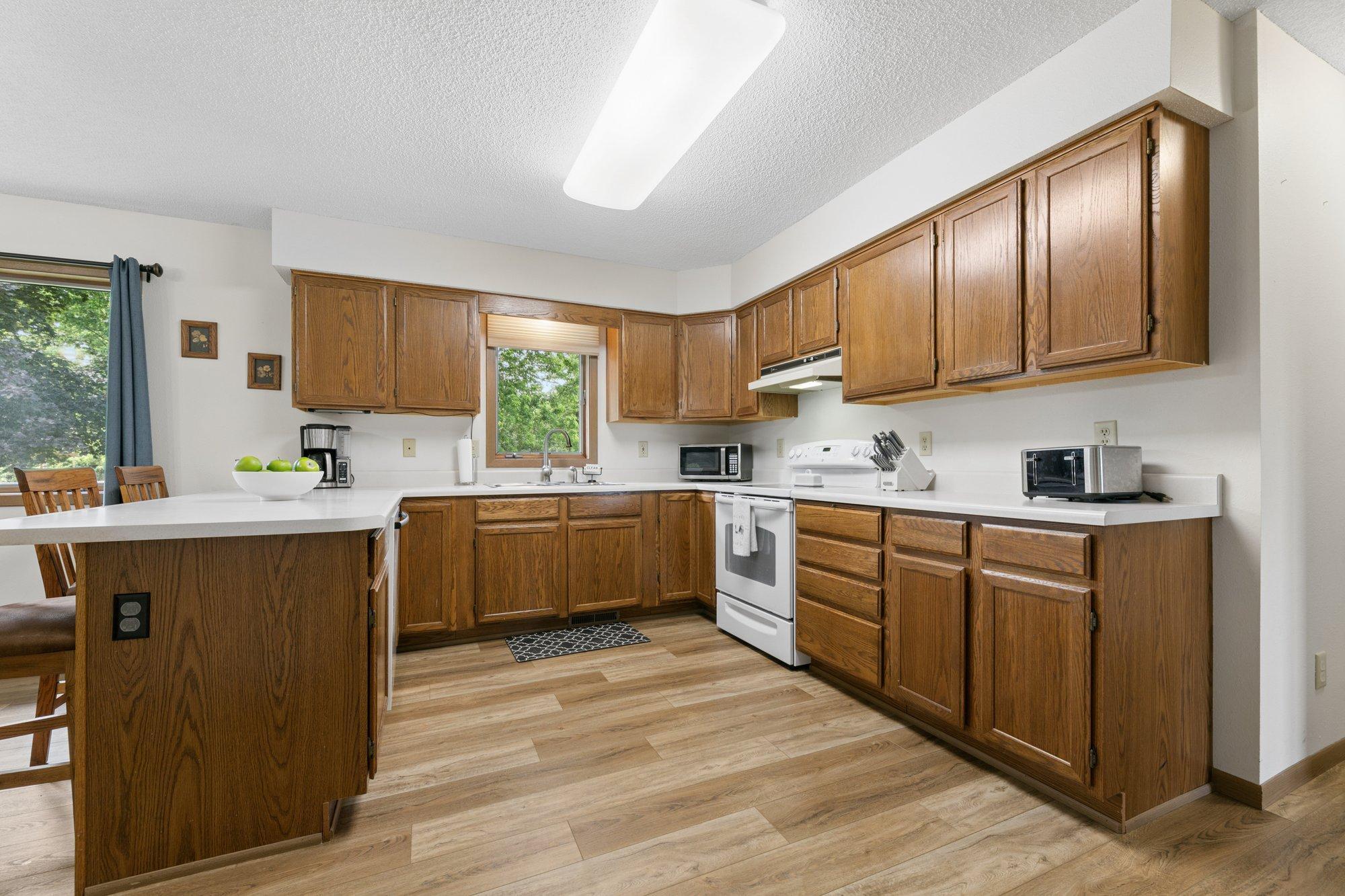 430 9th Street E Property Photo 10