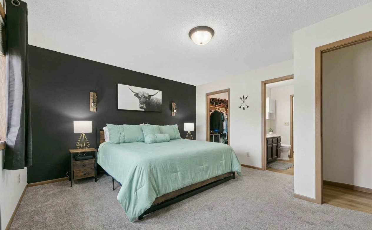 430 9th Street E Property Photo 13