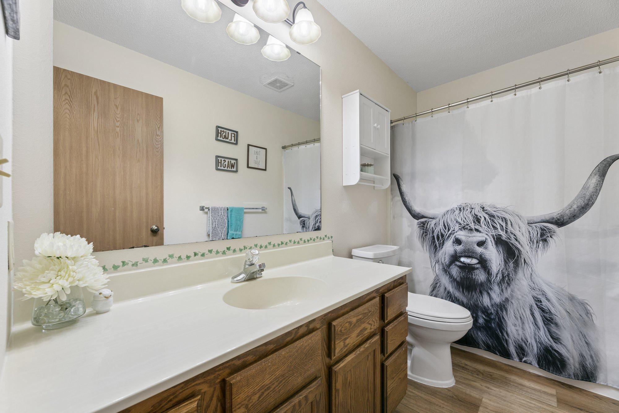430 9th Street E Property Photo 18