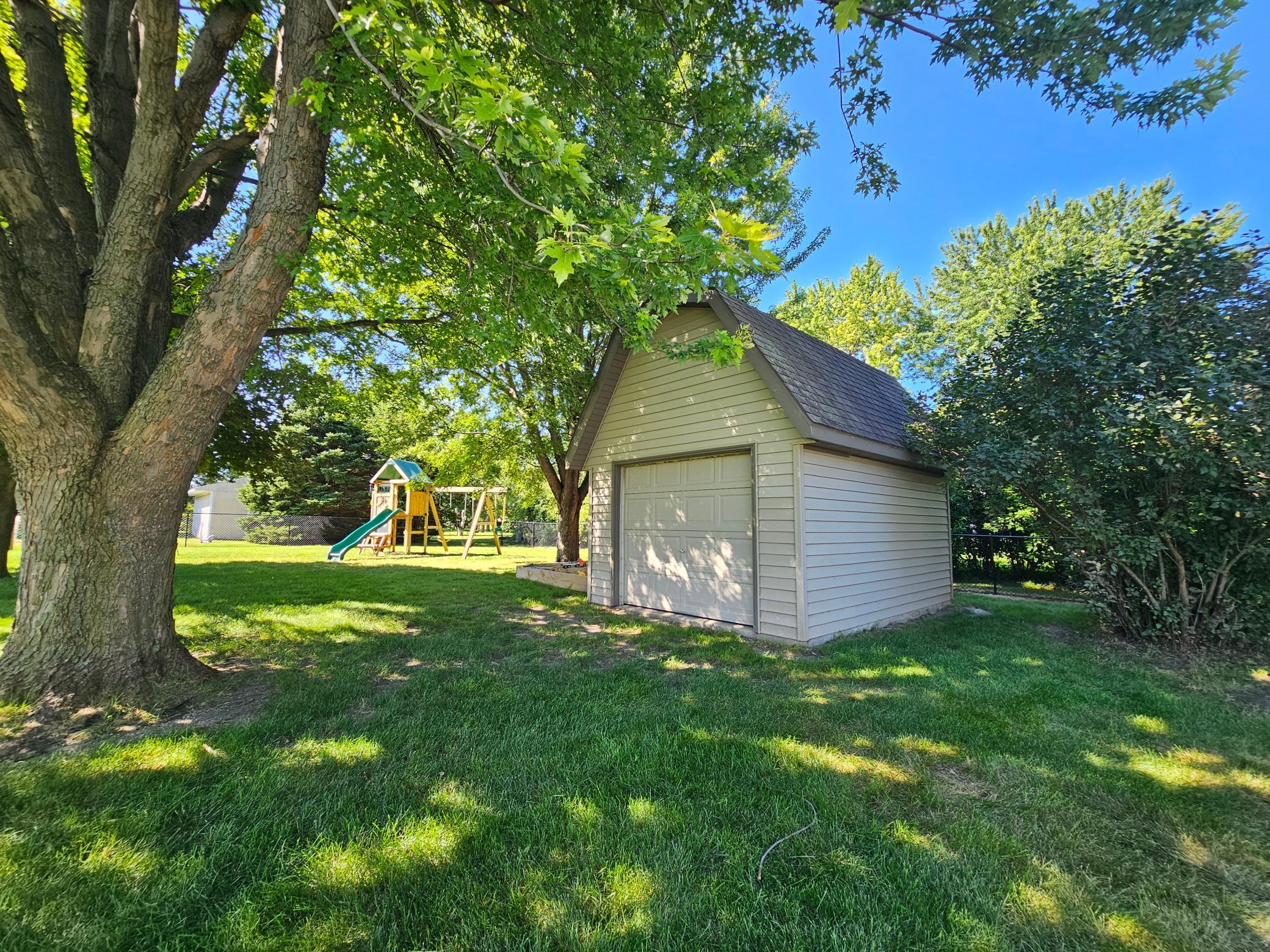 430 9th Street E Property Photo 40