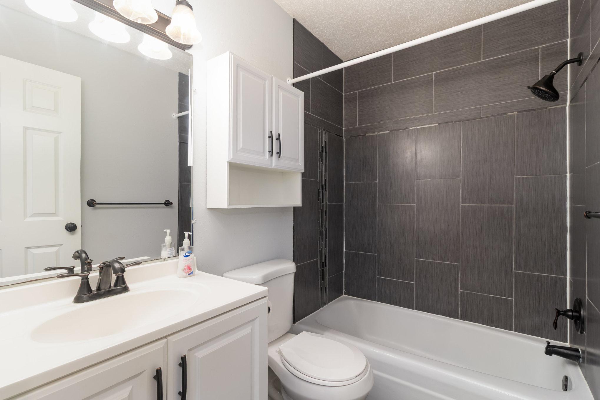 4351 Parklawn Avenue 7e Property Photo 7